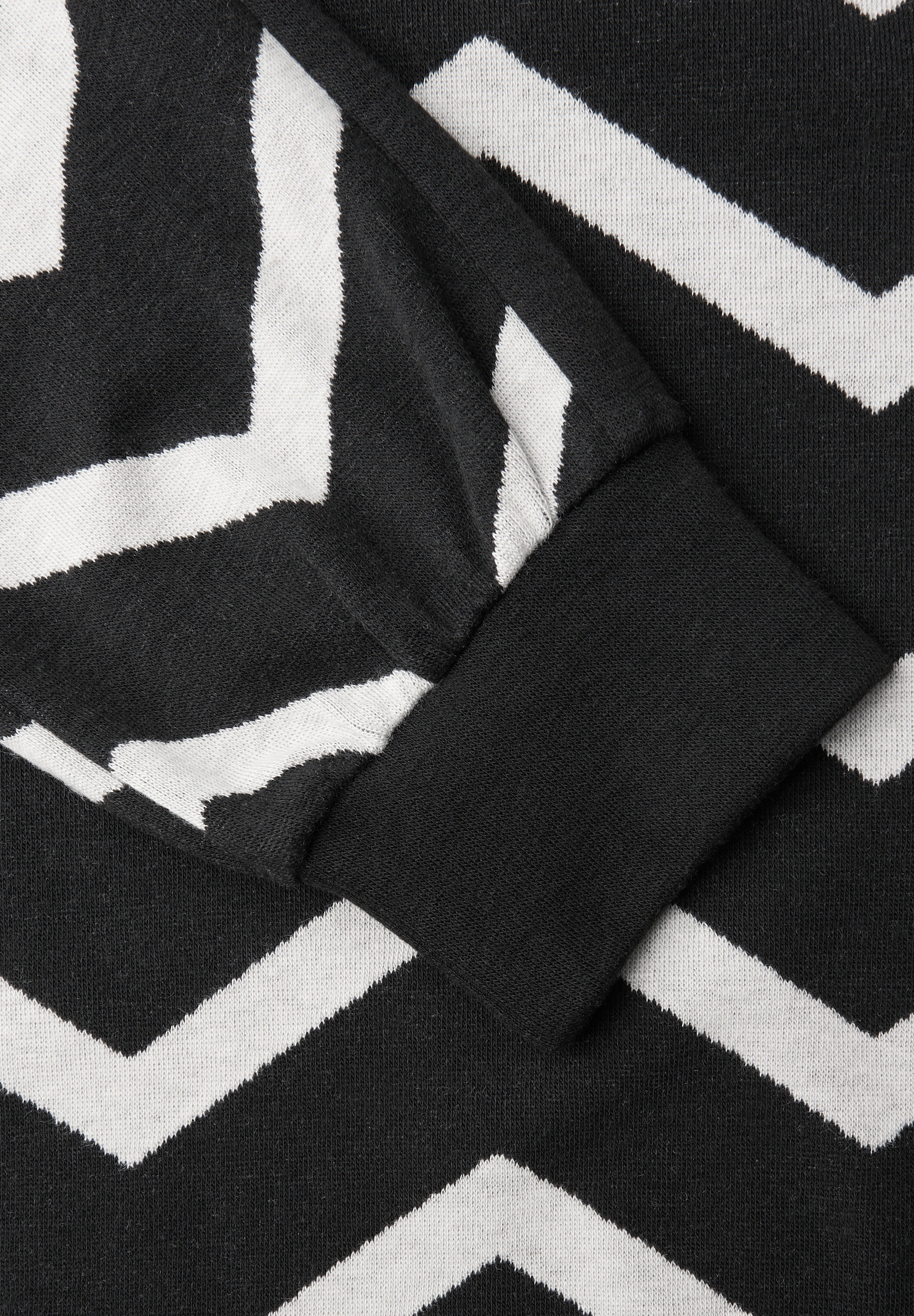 STREET ONE Langarmshirt , mit Zick Zack Muster
