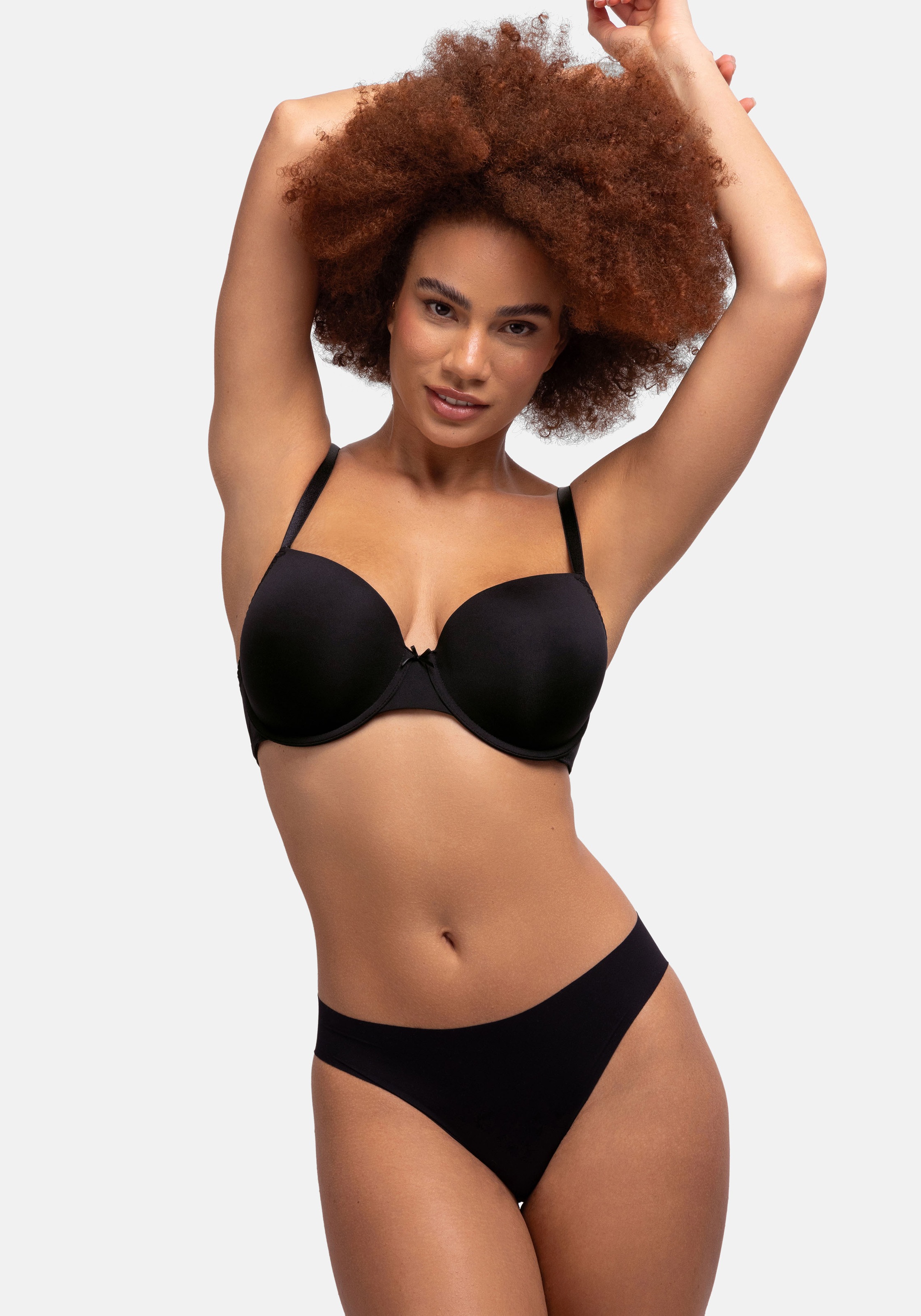 Dorina Bügel-BH »CHLOE«, Vorgeformte leicht gepolsterte Cups, florale Spitze, tiefer Ausschnitt