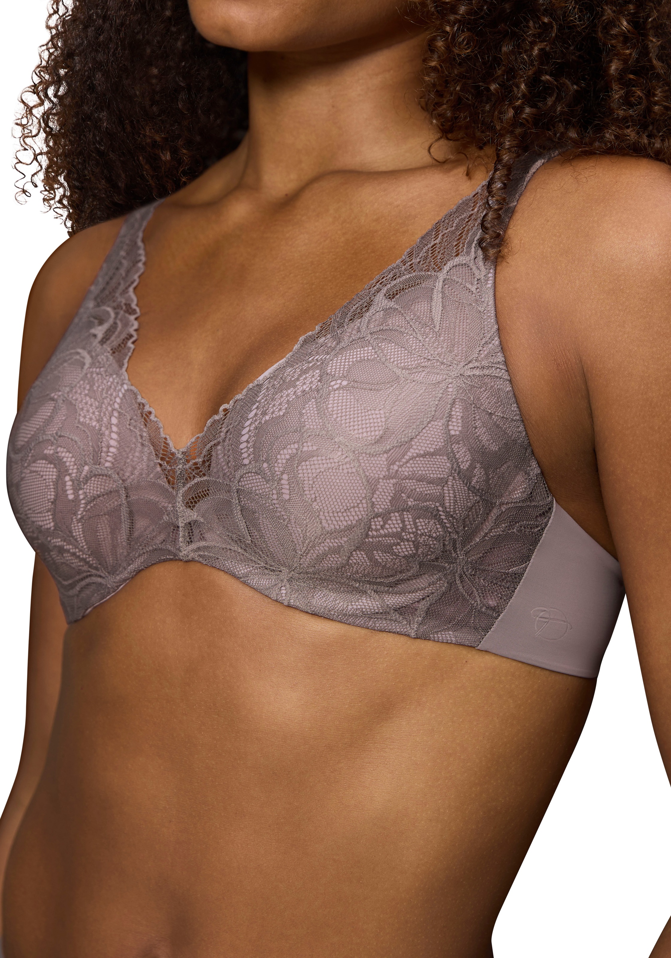 Bügel-BH TRIUMPH "Body Make-Up Illusion Lace", Damen, Gr. 80, Cup F, grau (pigeon grau), Microtouch, Obermaterial: 51% Polyamid, 35% Polyester, 14% Elasthan, leicht glänzend, unifarben, BHs Bügel-BH, Komfort-Bügel, wattiert, Spitze, weiche Microfaser, tie 3