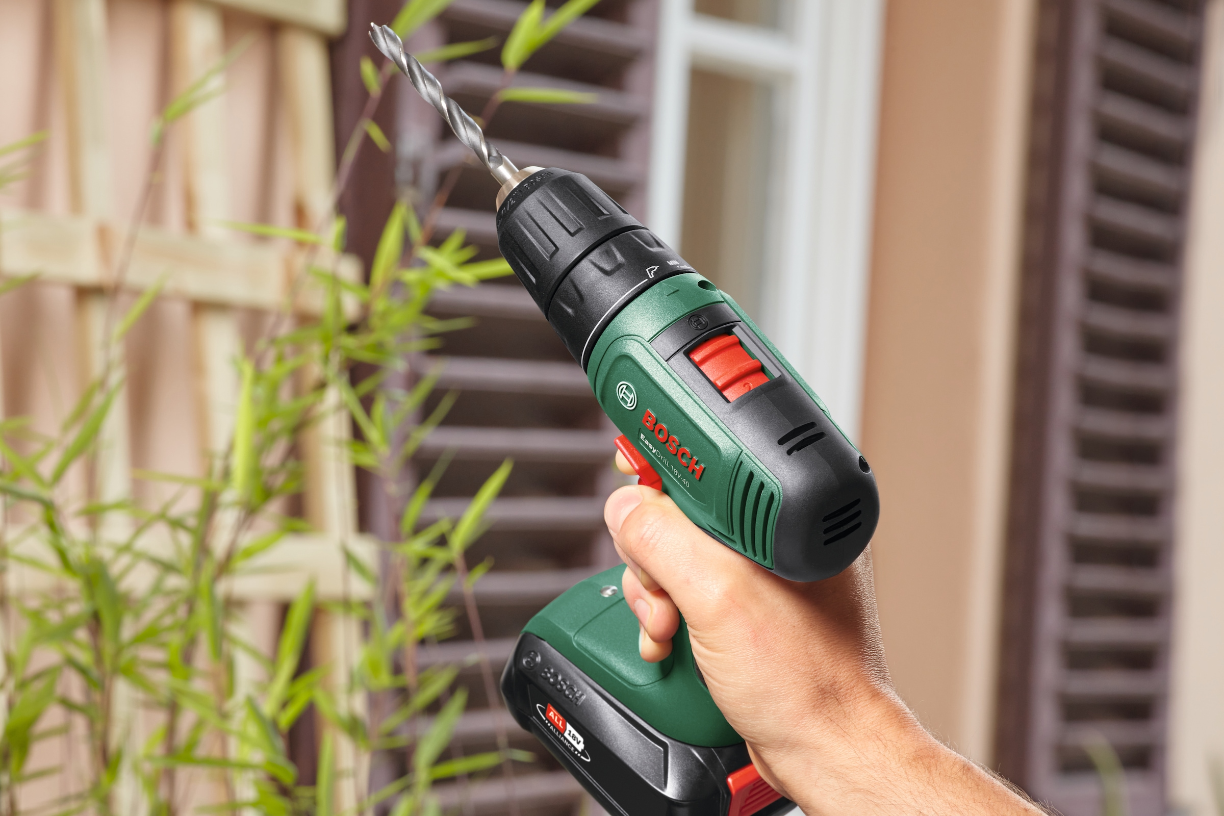 Bosch Home & Garden Akku-Bohrschrauber »Easydrill 18V-40«, Inkl. Koffer, mit 2 Akkus 18V/2Ah und Ladegerät