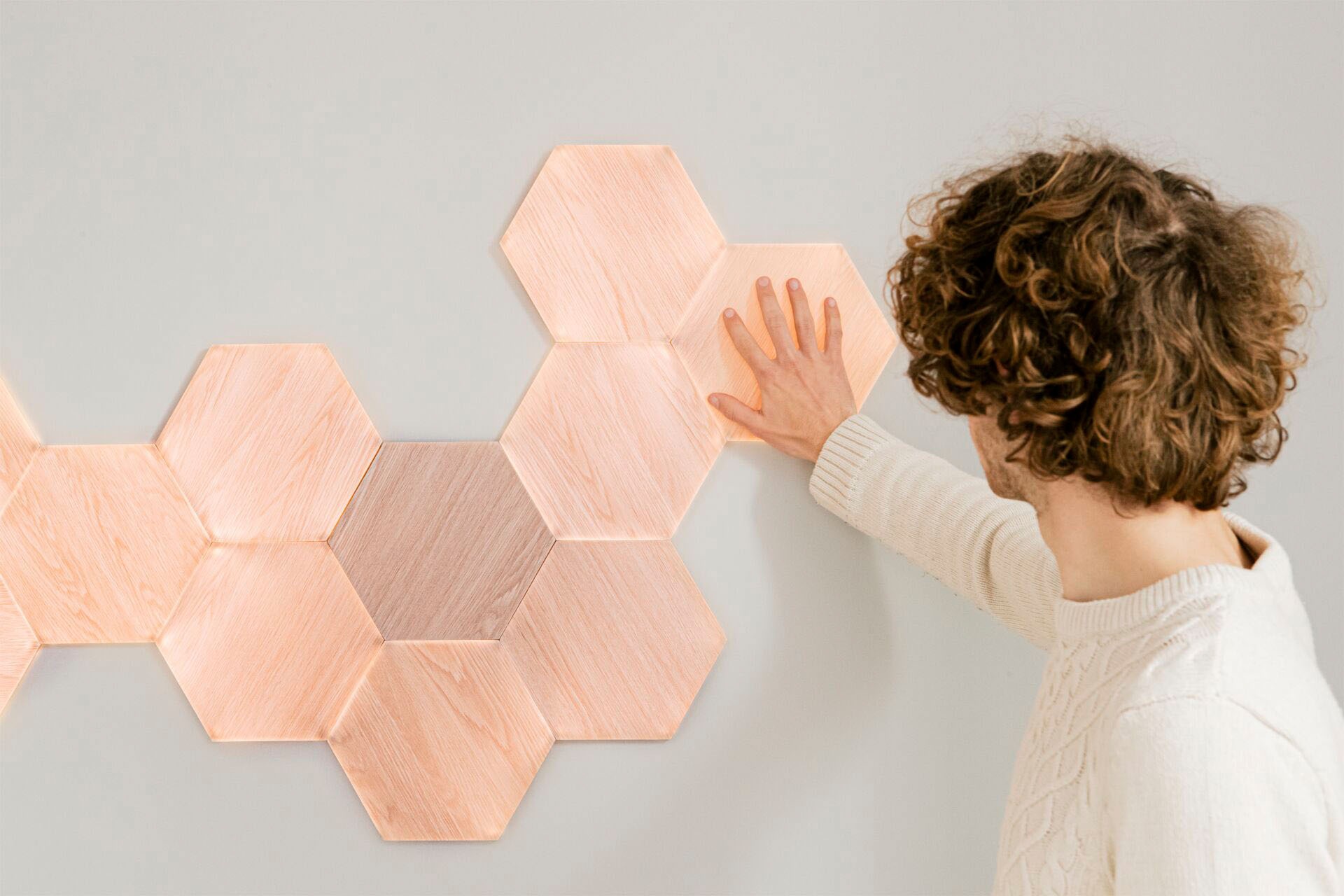 nanoleaf Dekolicht »Elements Wood Look«, Smarte Technologie und elegante Beleuchtung