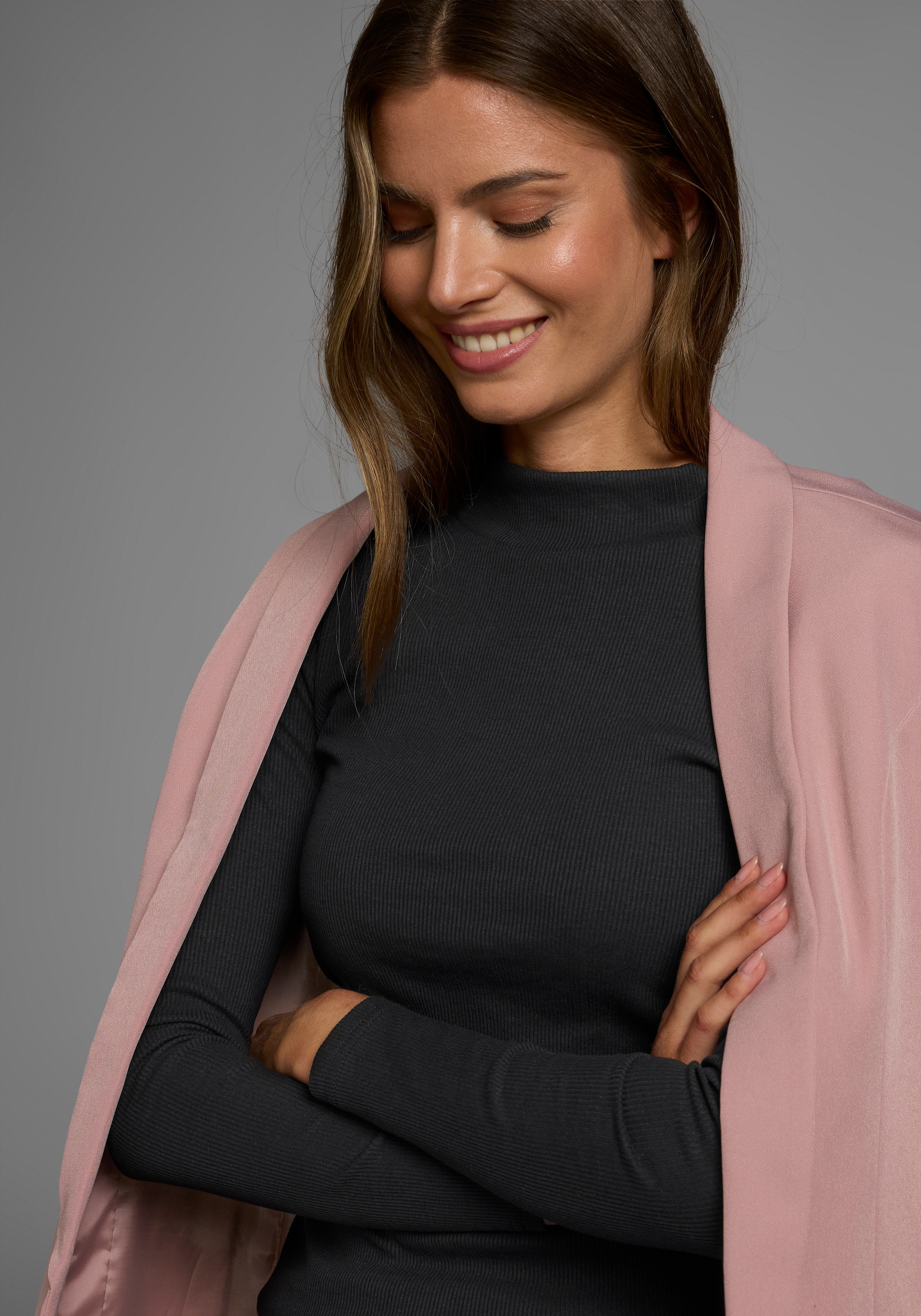 Thumbnail - AJC Langarmshirt langärmelig, Basic-Stil, Stehkragen, ideal für Büro und Freizeit