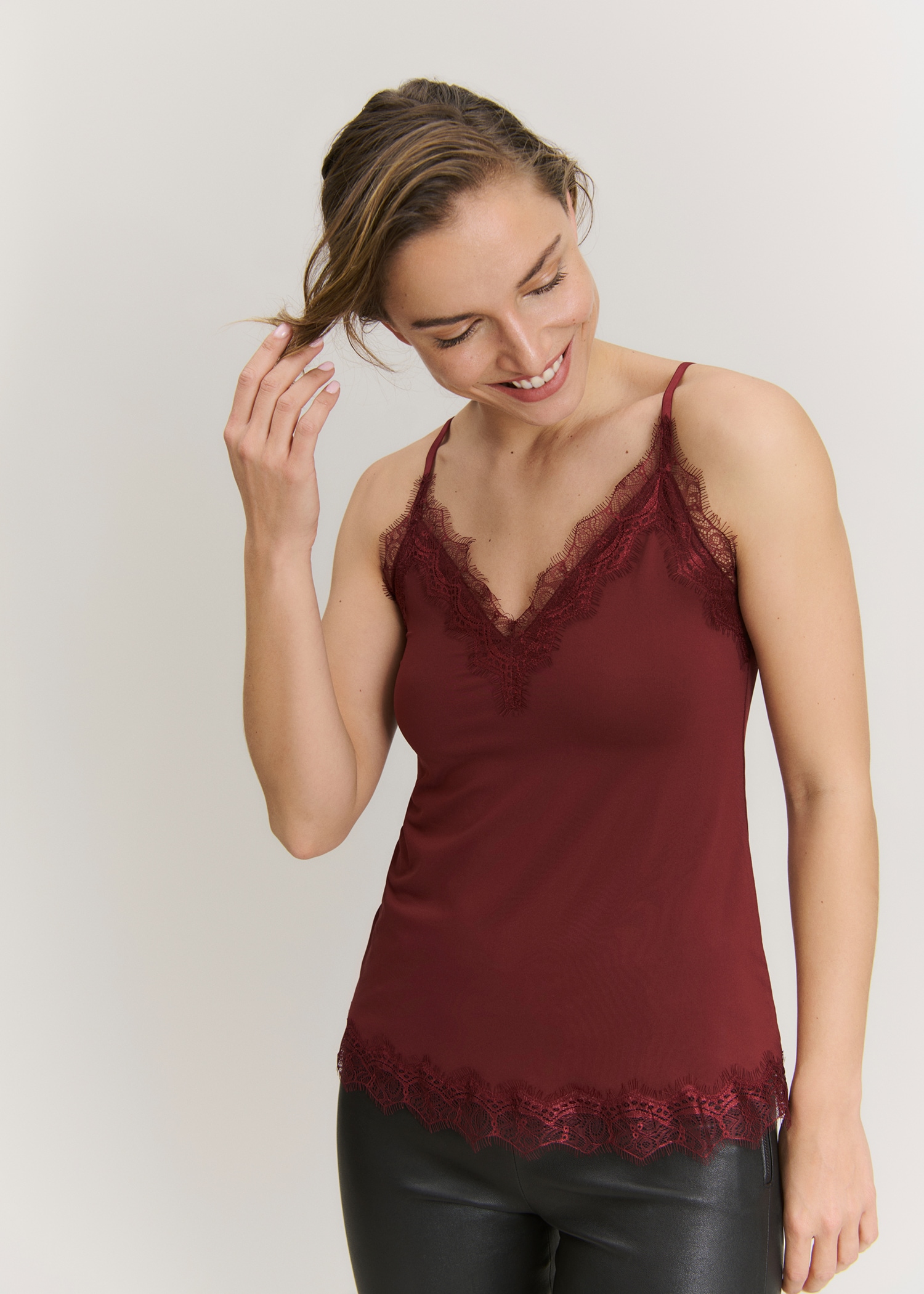 rosemunde Spaghettitop "Billie Strap Top" Vintage-Spitzenbesatz an Ausschni günstig online kaufen