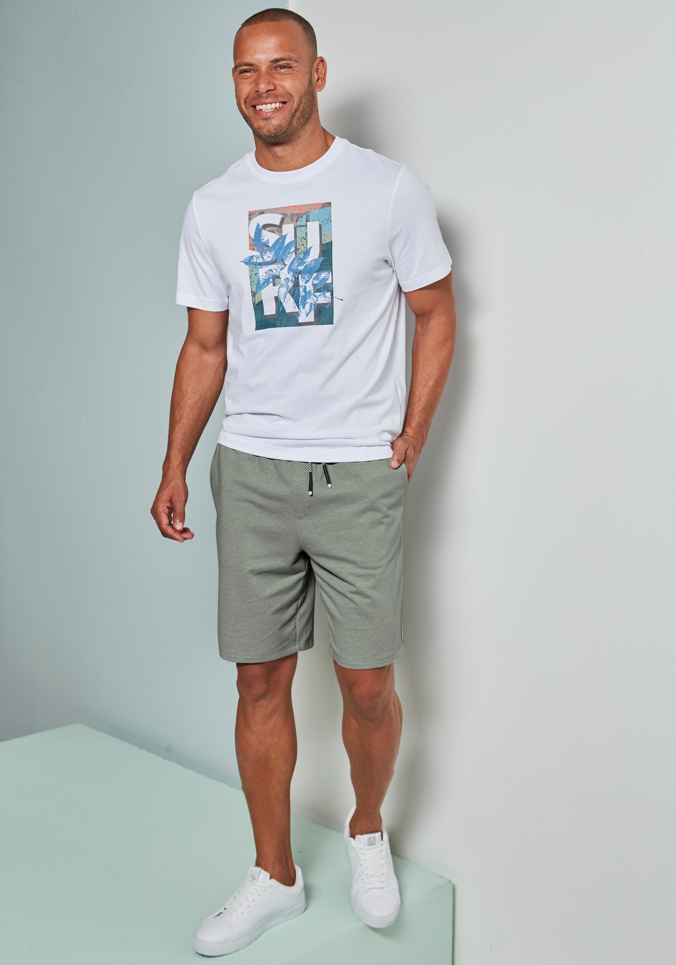 John Devin Sweatshorts »weit geschnitten«, in Melange-Optik aus Baumwoll-Mix