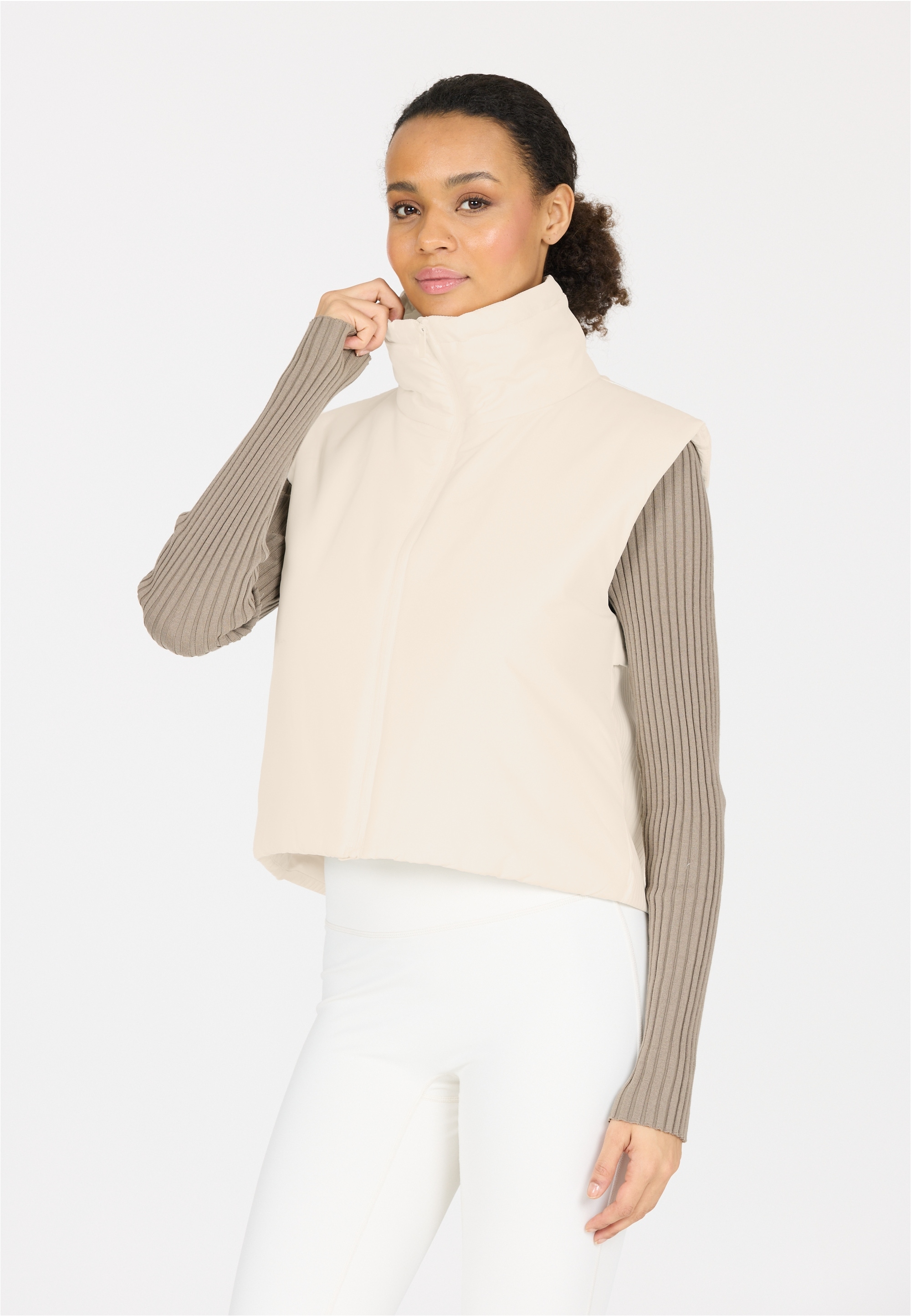 ATHLECIA Softshellweste »Ayanda«, mit wärmeisolierendem PRIMALOFT-Futter