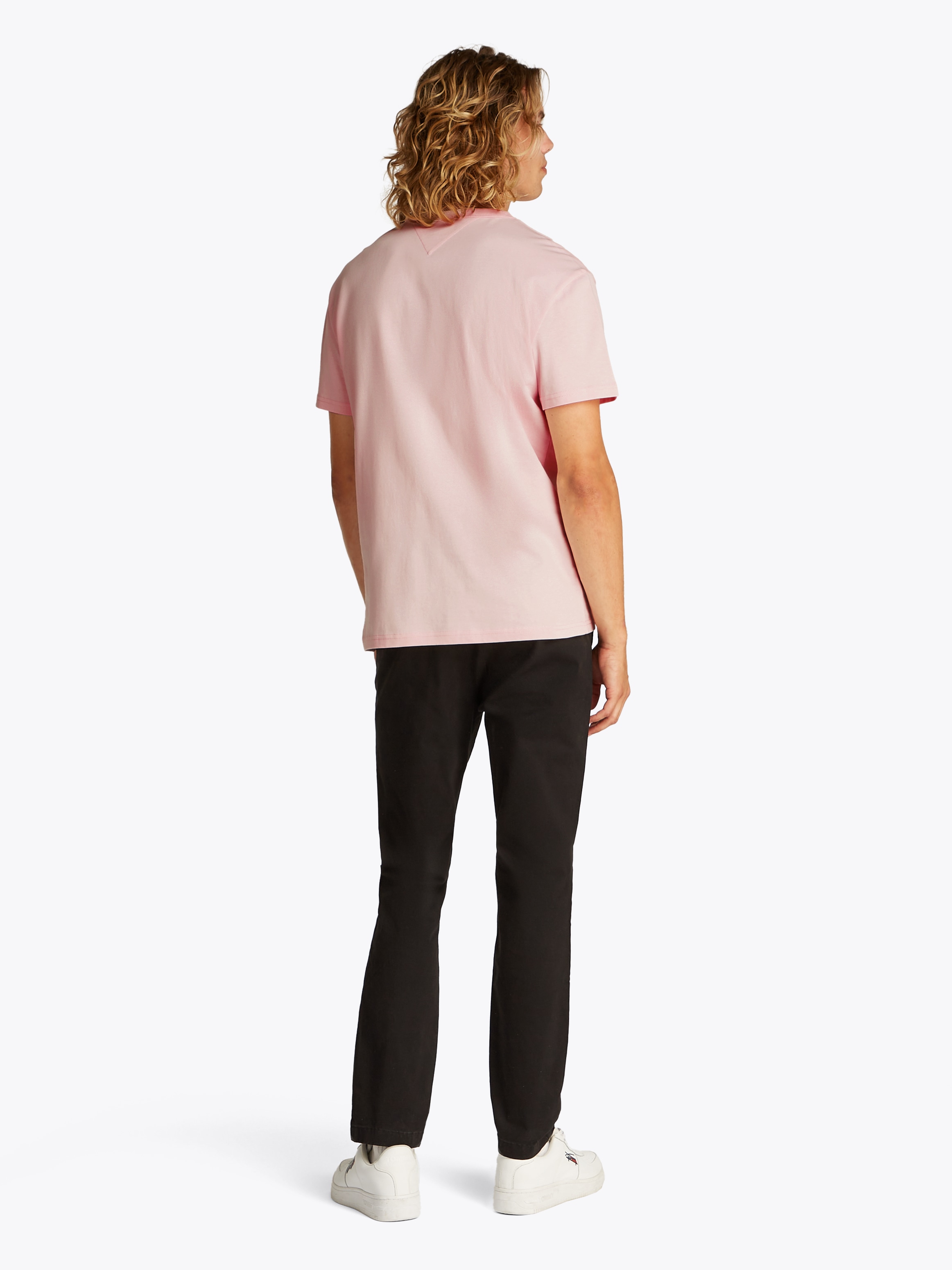 Tommy Jeans T-Shirt »TJM REG BADGE TEE EXT«, mit Logostickerei