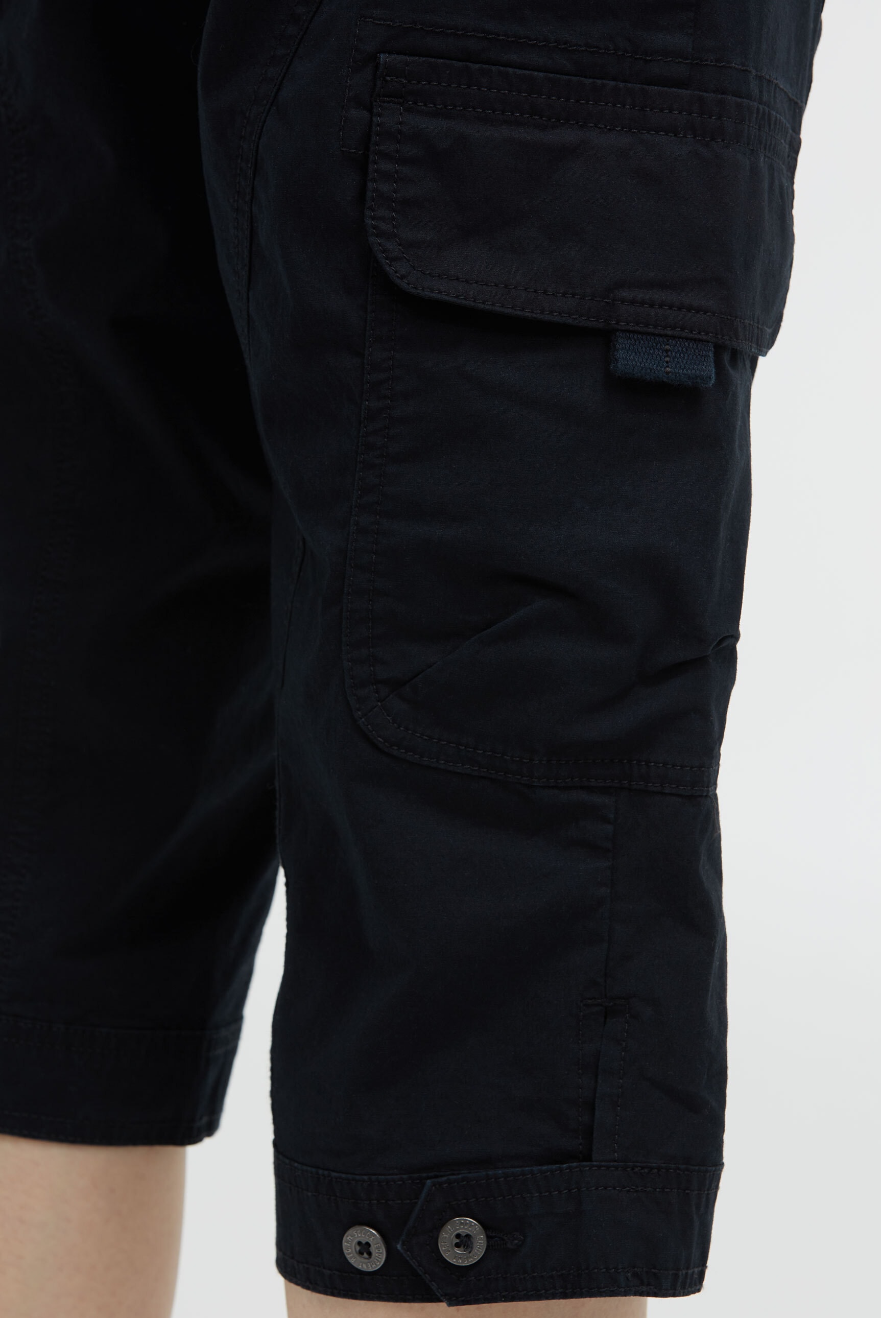 SOCCX Skaterbermudas  mit verstellbarem Knopfriegel am Hosensaum