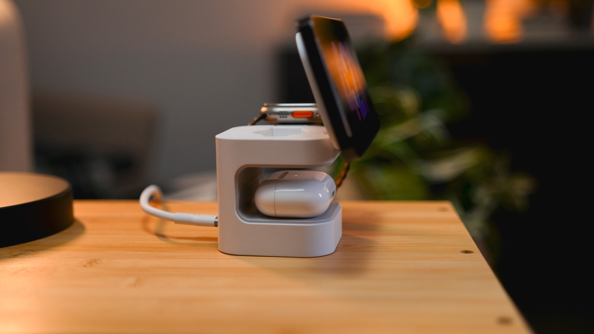 Targus Wireless Charger »Hyperjuice Qi2 3-in-1 Magnetic Charging Stand«