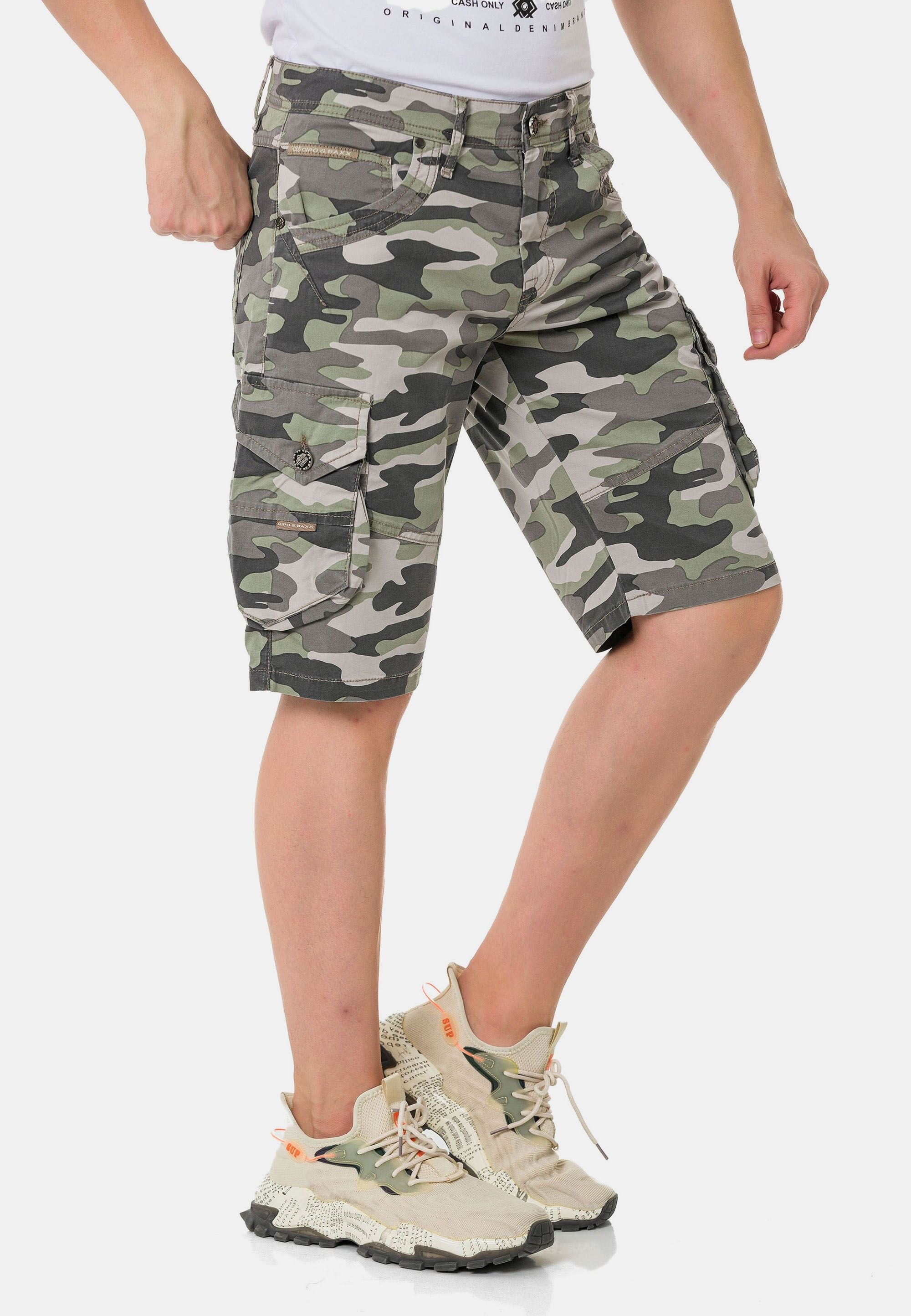 Cipo & Baxx Cargohose »Shorts«, im Camouflage-Design