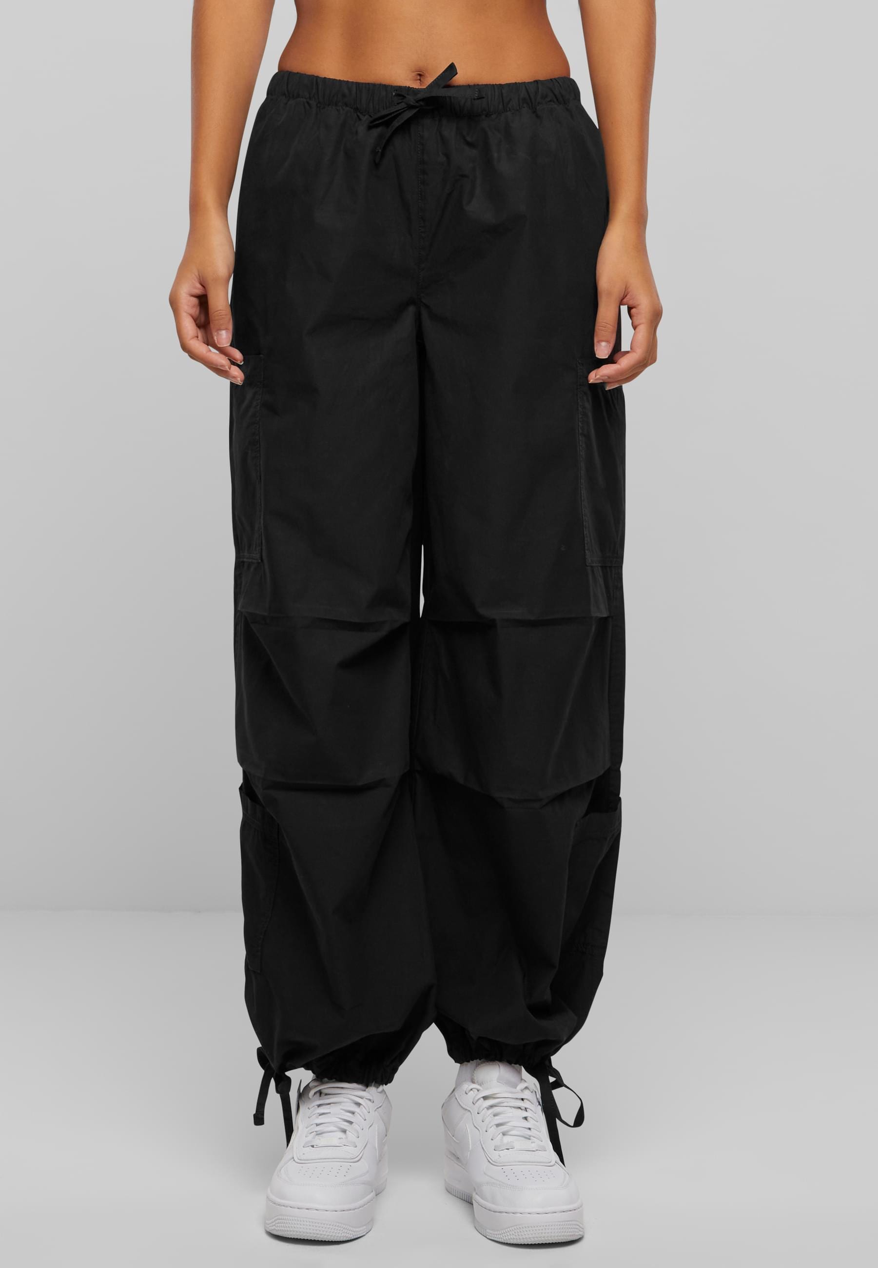 URBAN CLASSICS Cargohose »Urban Classics Ladies Cotton Cargo Parashute Pants«, (1 tlg.)