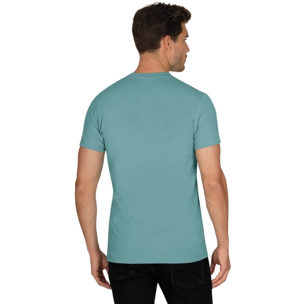 Trigema T-Shirt »TRIGEMA Slim Fit T-Shirt aus DELUXE Baumwolle«, (1 tlg.)