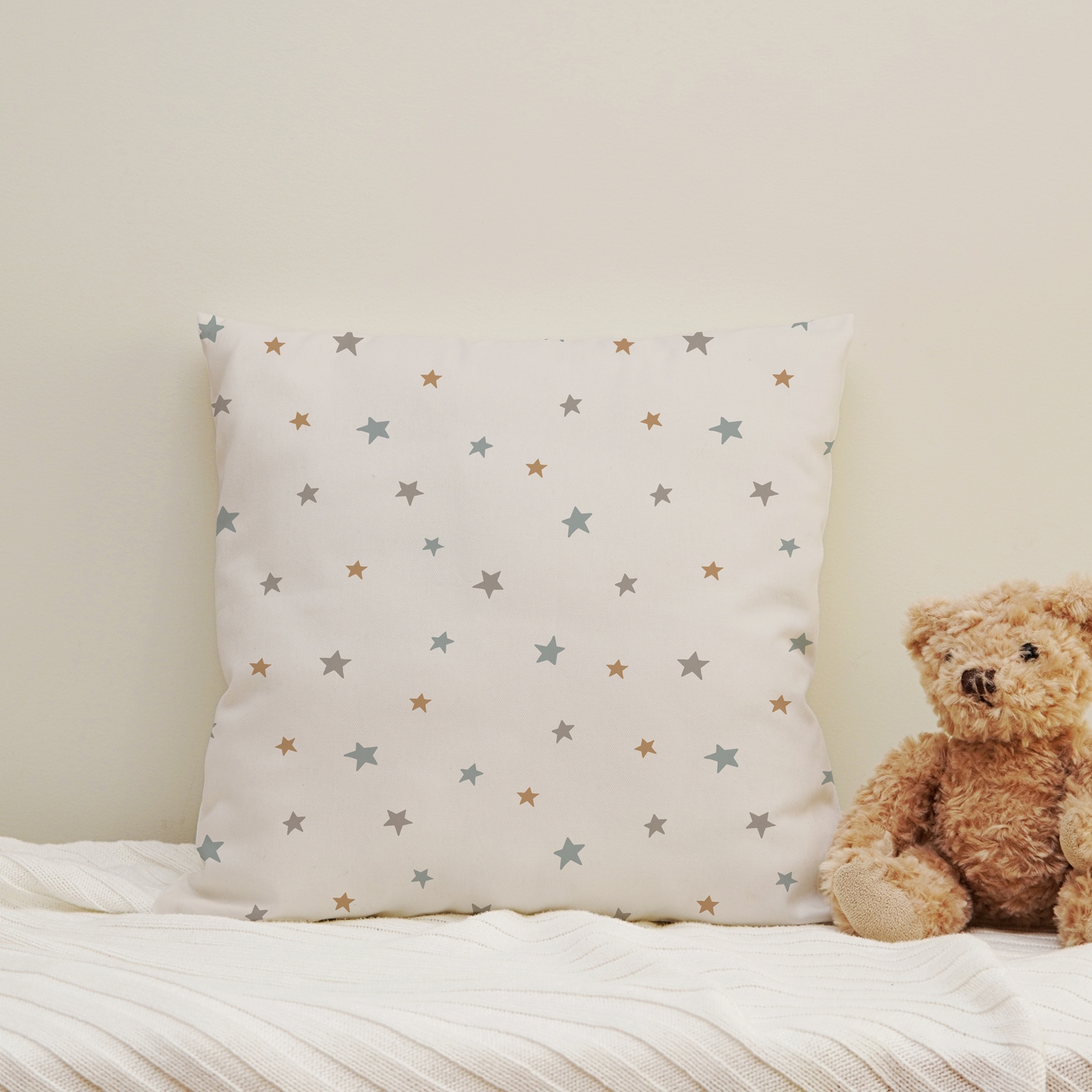 queence Dekokissen "Bunte Sterne" Kissenhülle mit HD Premium Druck, geruchsneutral, 40x40cm