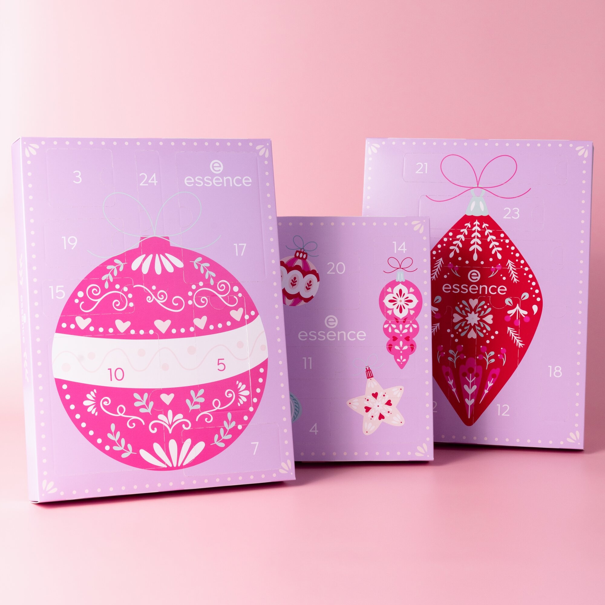Essence Kosmetik-Adventskalender »THE HOLIDAY TREE advent calendar« ab 14 Jahren