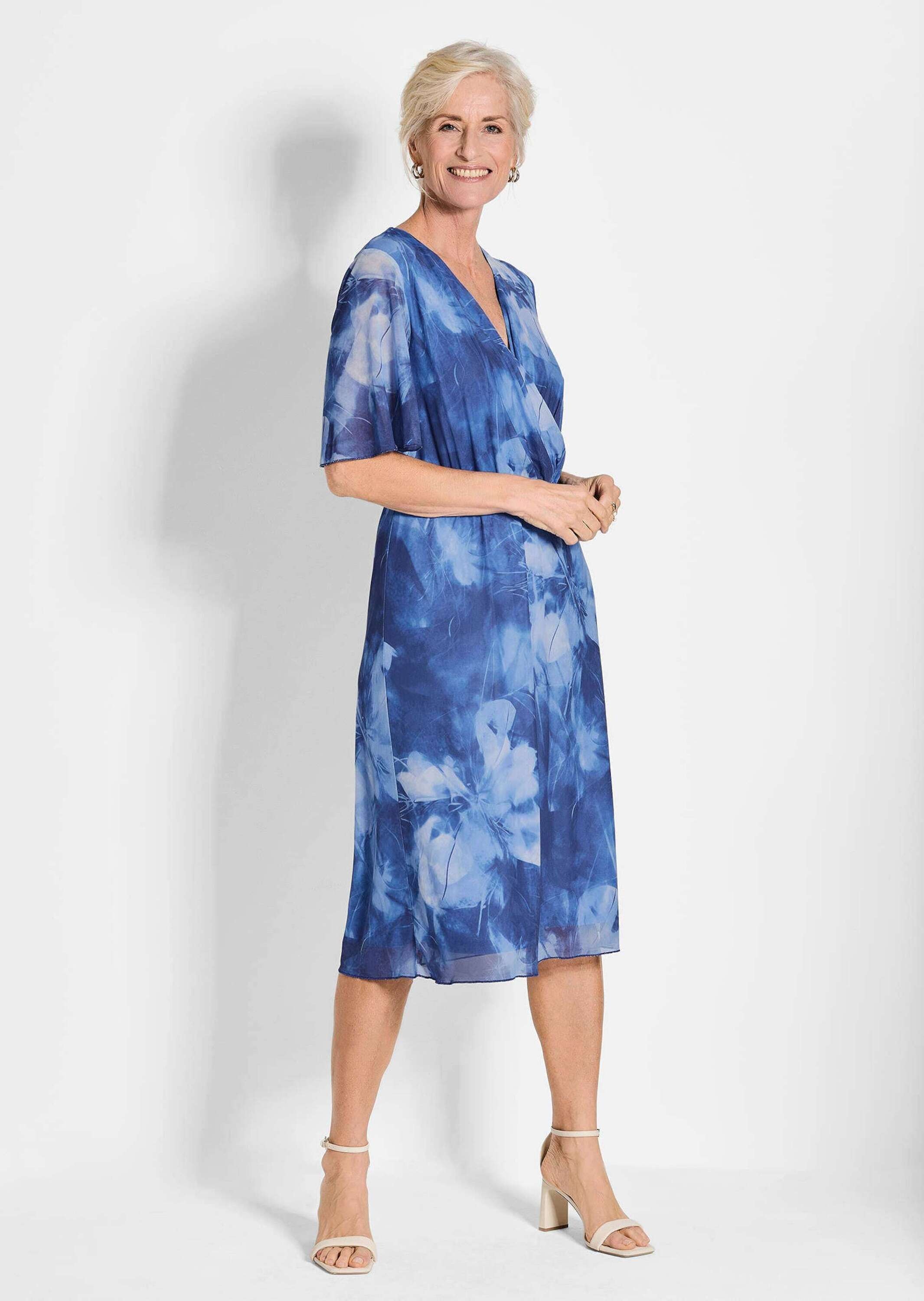 GOLDNER Sommerkleid "Wickelkleid mit Blütenprint in Blau, tailliert" günstig online kaufen