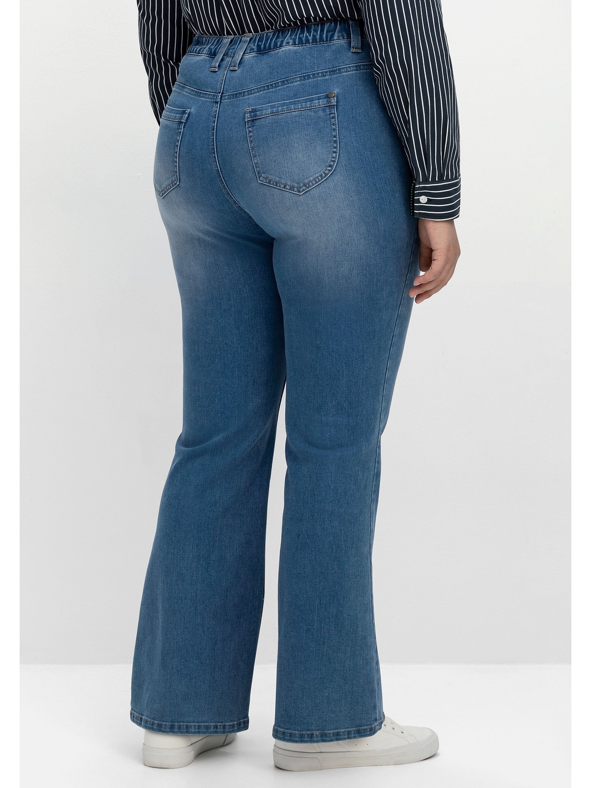 Sheego Bootcut-Jeans »Große mit und Gummibund Größen«, kaufen Kontrastnähten BAUR online 