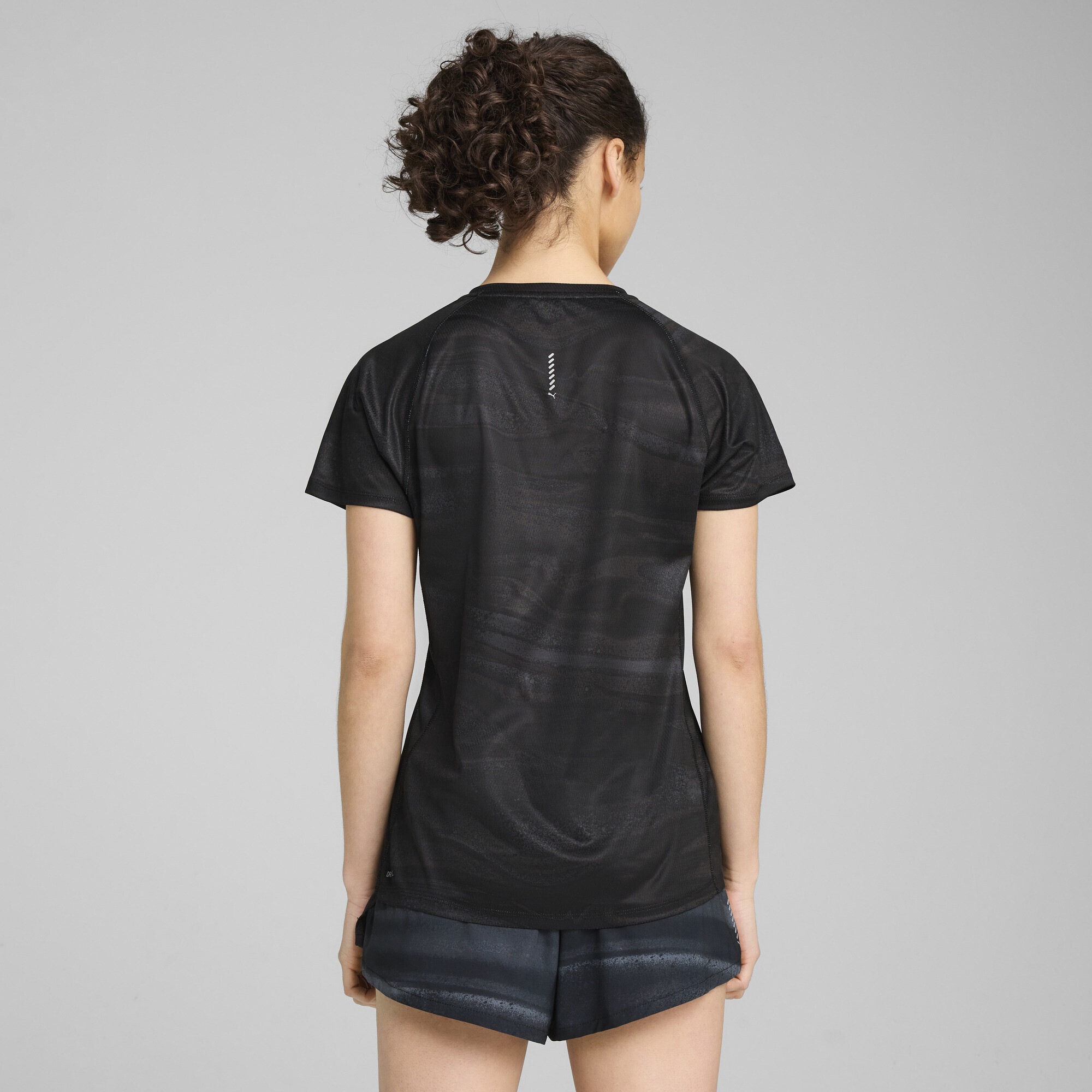 PUMA Laufshirt »VELOCITY Lauf-T-Shirt mit Allover-Print Damen«