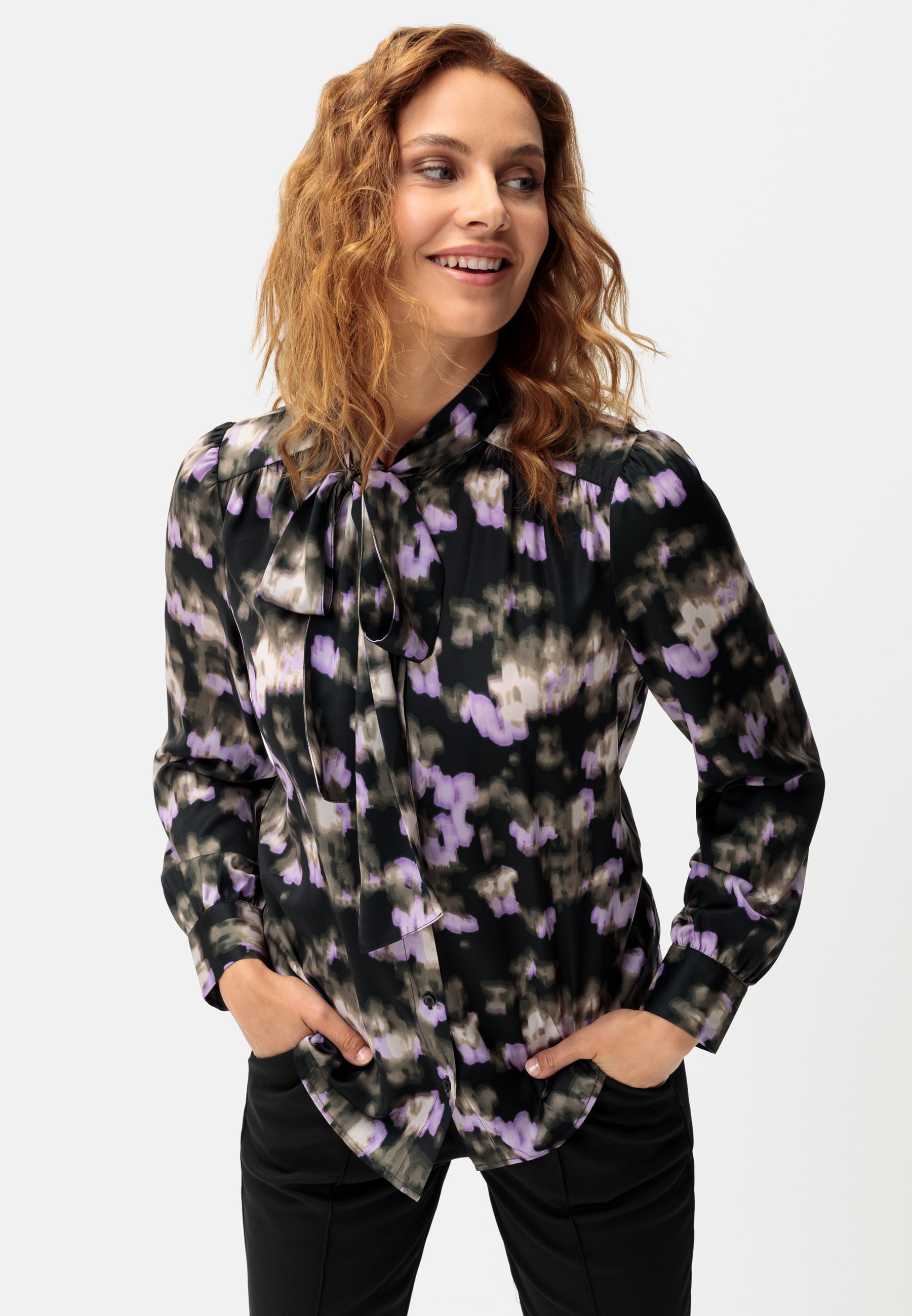 LASCANA Schluppenbluse, aus Satin günstig online kaufen