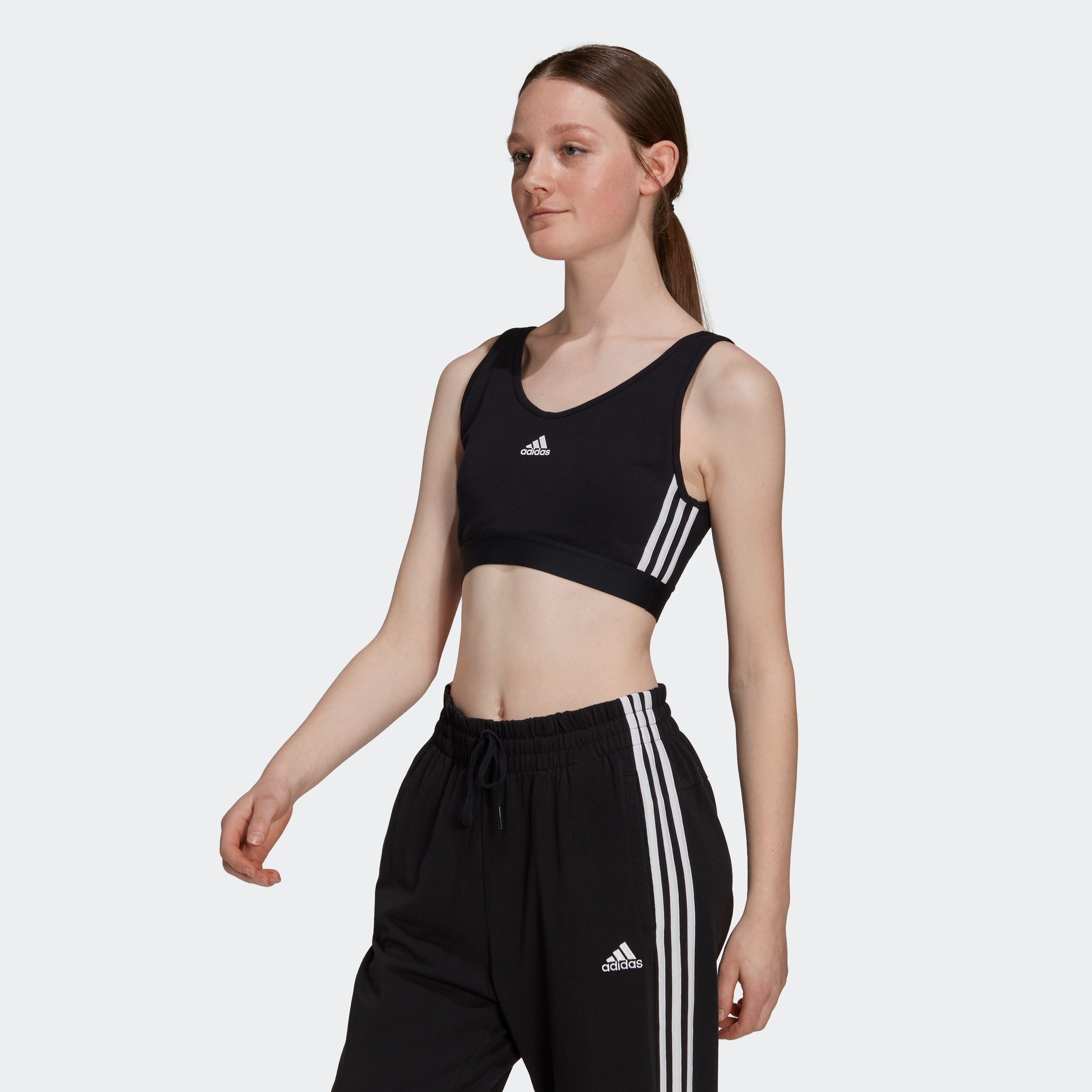 adidas Sportswear Tanktop »ESSENTIALS REMOVABLE PADS 3STREIFEN CROPTOP«