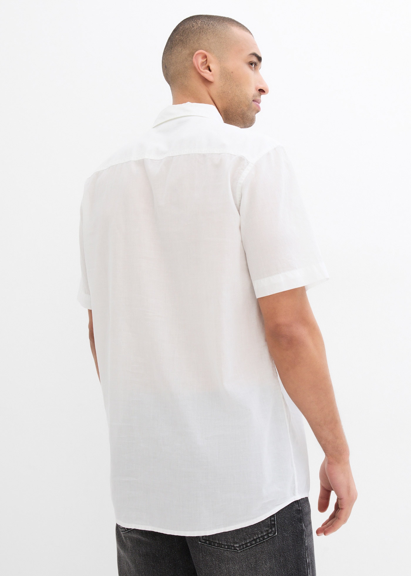 bonprix Kurzarmhemd »Kurzarmhemd aus reiner Baumwolle« Regular Fit, aus Baumwolle, mit Brusttaschen, Kentkragen