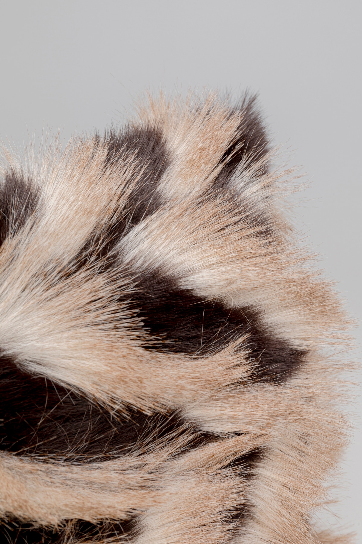 Kare Design Dekokissen »Glammer, Kissenhülle mit Füllung, 45x45 cm« stützt Kopf und Nacken angenehm und sorgt für erholsamen Schlaf