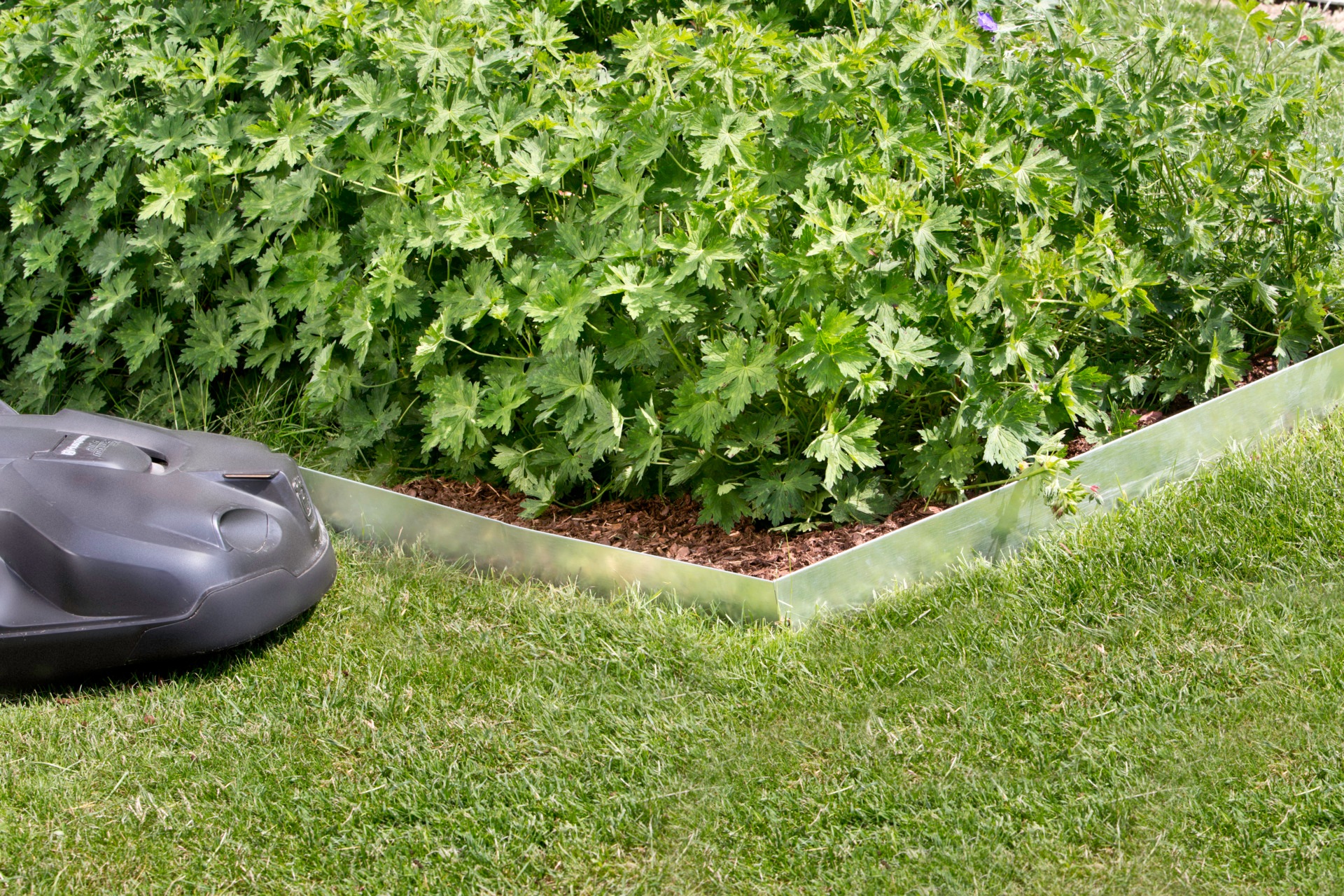 Windhager Rasenkante »und Gestaltungskante wetterfest, 118 x 20 cm« langlebige Beeteinfassung erhältlich in anthrazit oder verzinkt