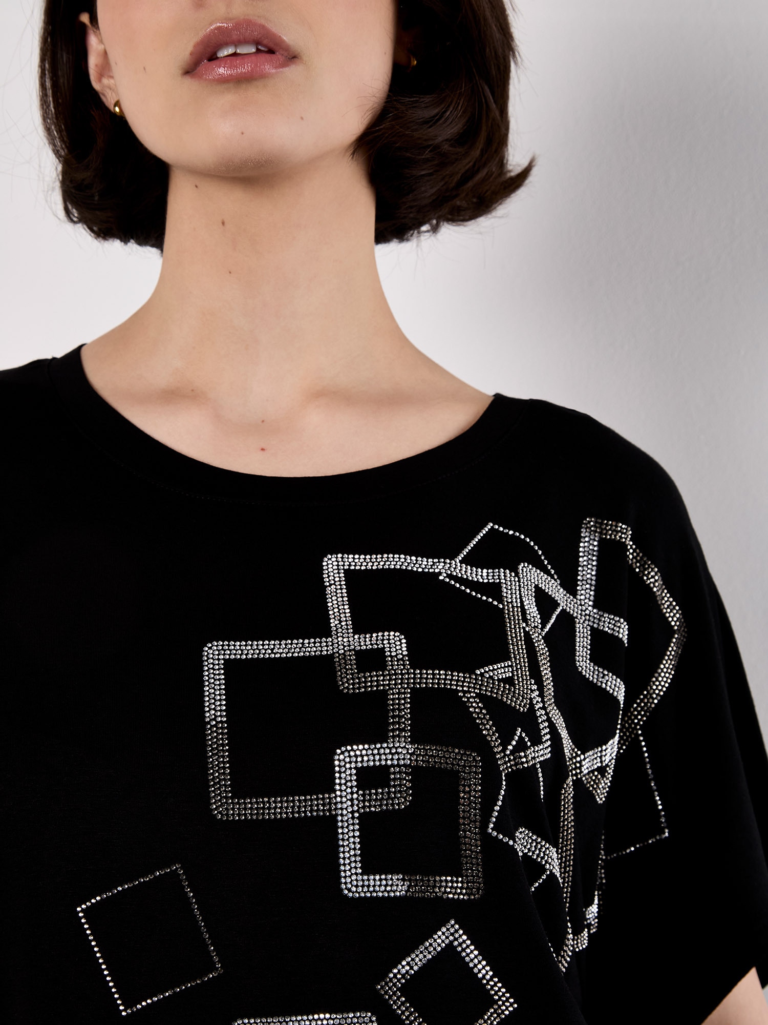 Apricot T-Shirt »T-Shirt mit verstreuten Strassquadraten«