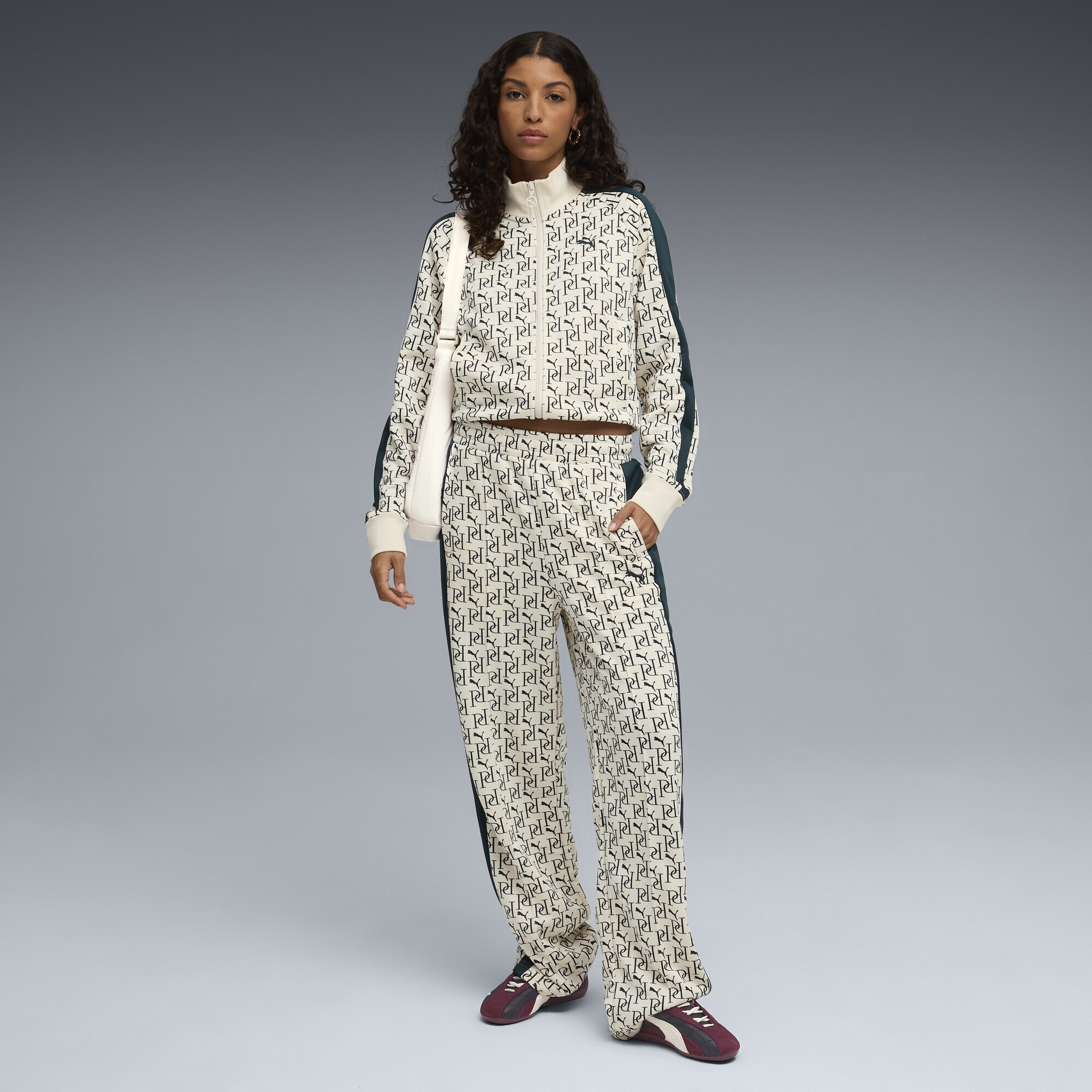 PUMA Sporthose »T7 Allover-Print Straight Trainingshose Damen«