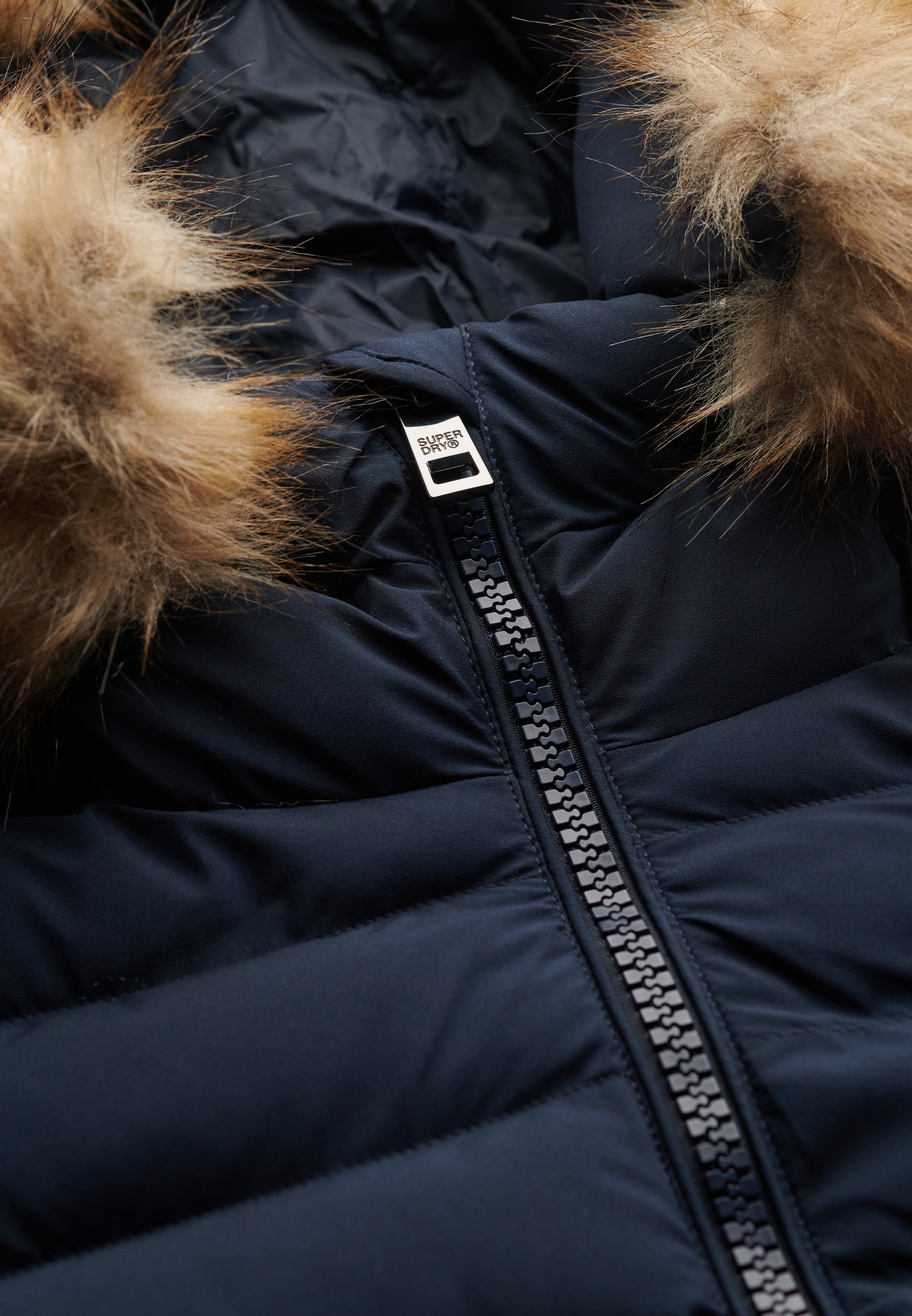 Superdry Steppjacke »FUJI FAUX FUR HOOD PADDED JKT« mit Kapuze