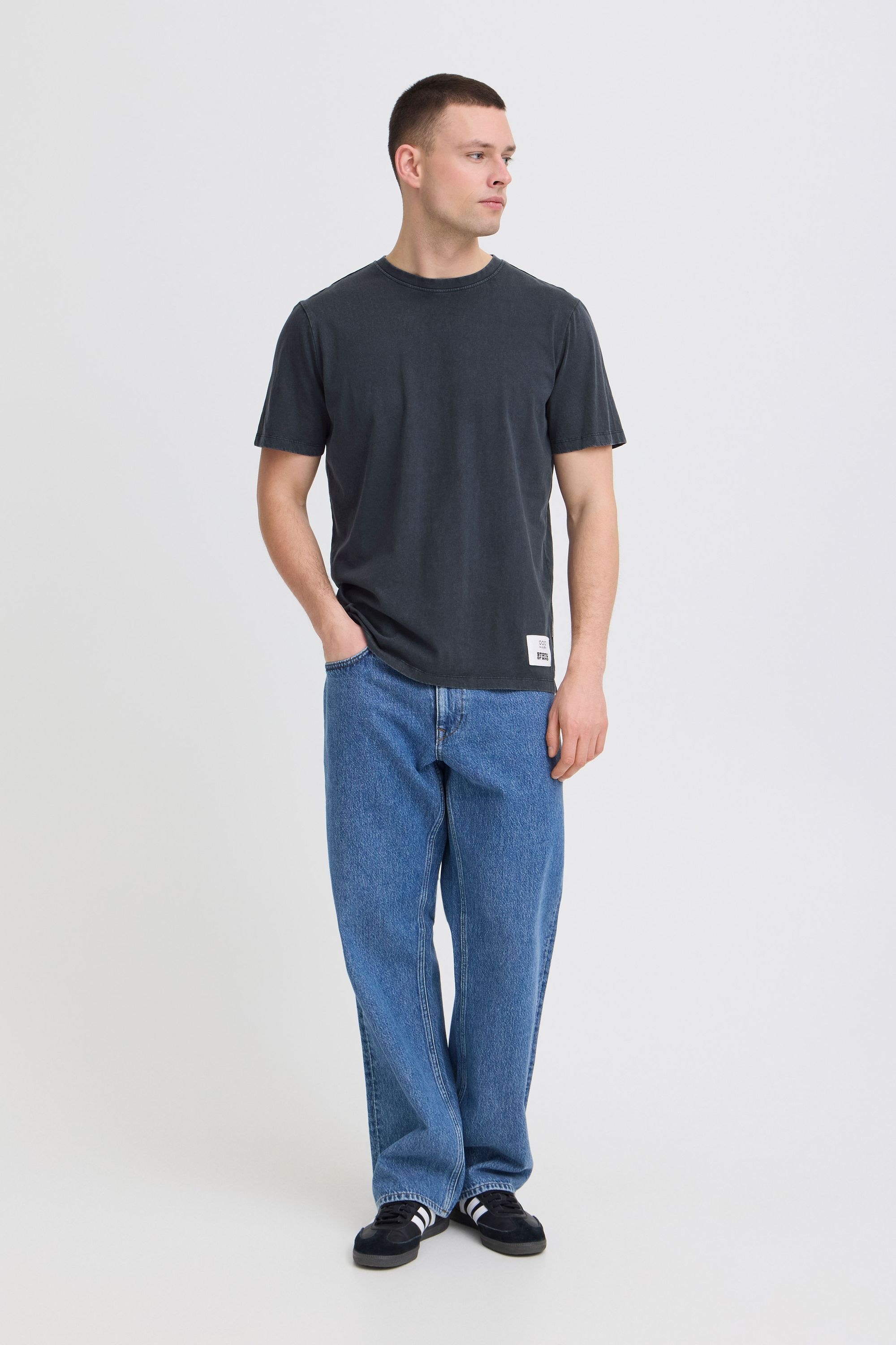 Blend Rundhalsshirt »BHKeelan« Basic T-Shirt mit Patch