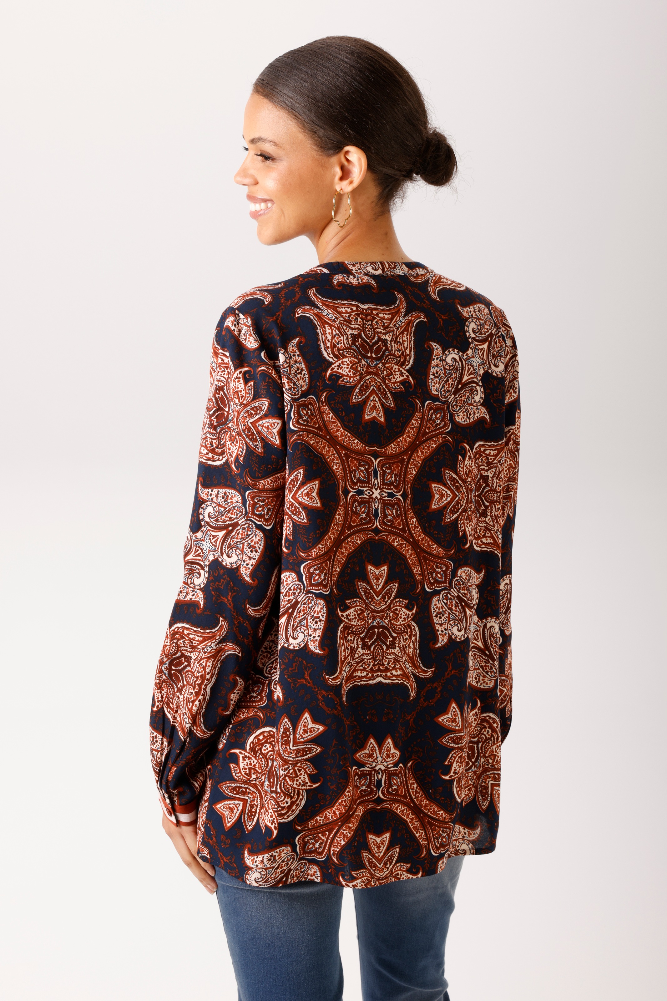 Aniston CASUAL Schlupfbluse mit fantasievollen Ornamenten bedruckt - NEUE KOLLEKTION