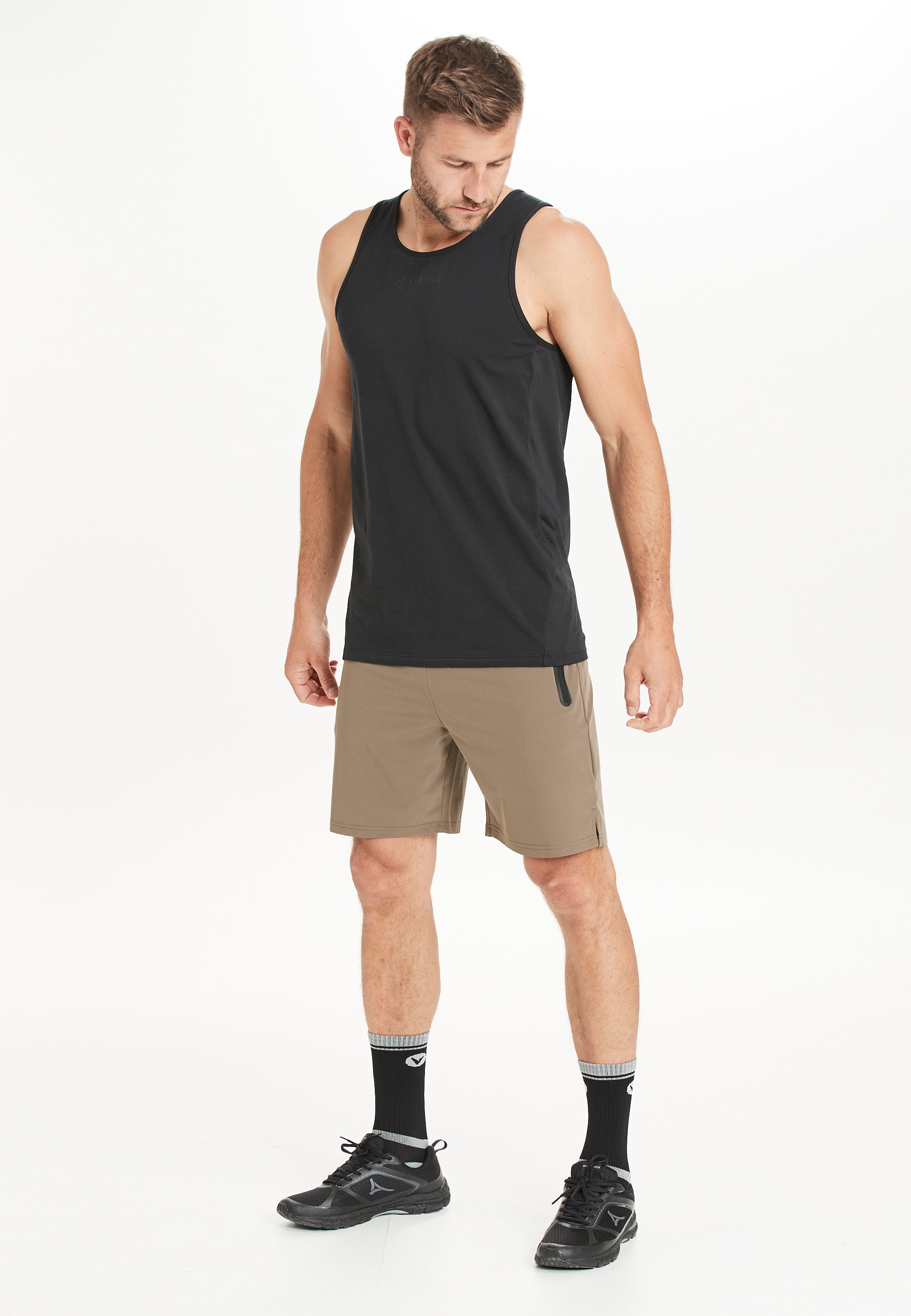 Virtus Shorts »BLAG V2 M Hyper«, mit atmungsaktivem 4 Wege-Funktionsstretch