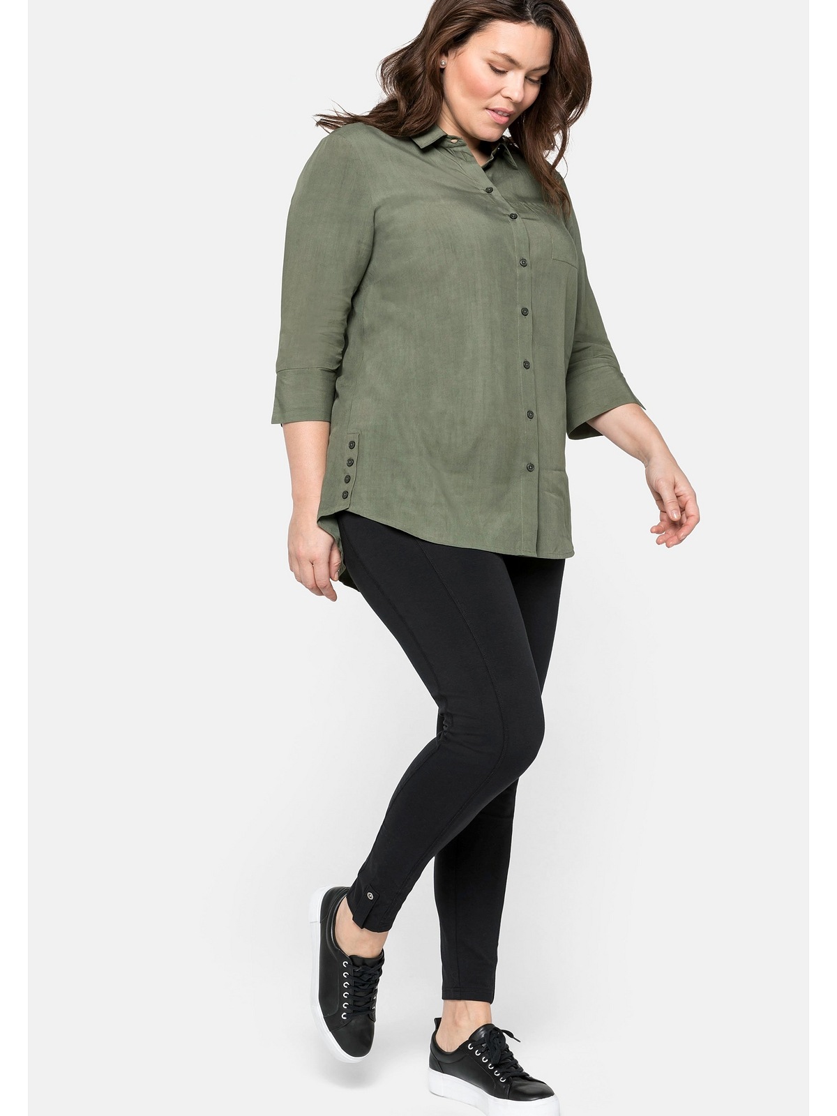 Sheego Leggings »Große Größen«, in Ankle-Länge, mit Knopfdetail am Saum