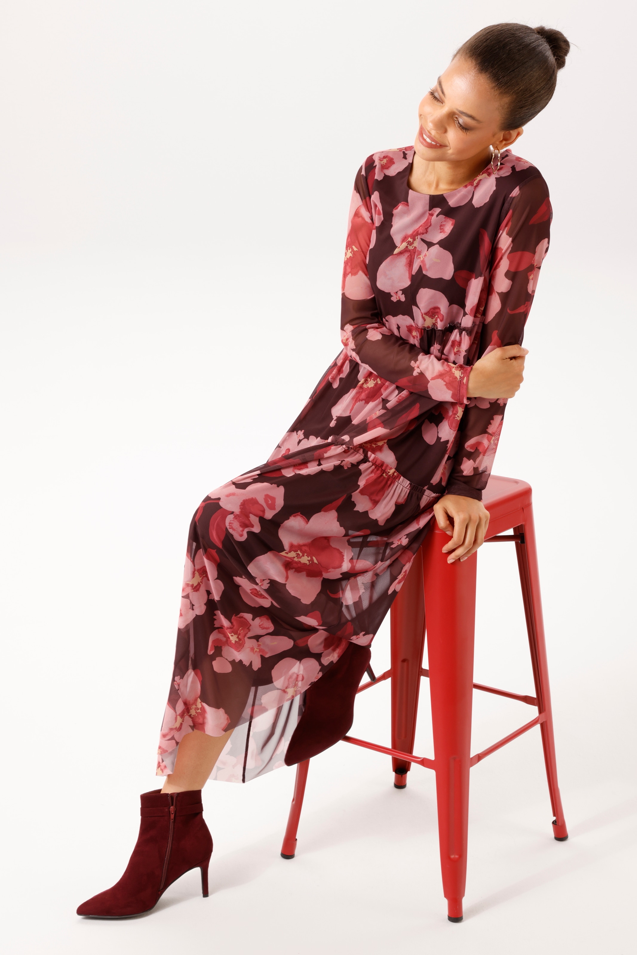Aniston CASUAL Maxikleid mit dekorativen, großflächigen Blüten bedruckt - NEUE KOLLEKTION