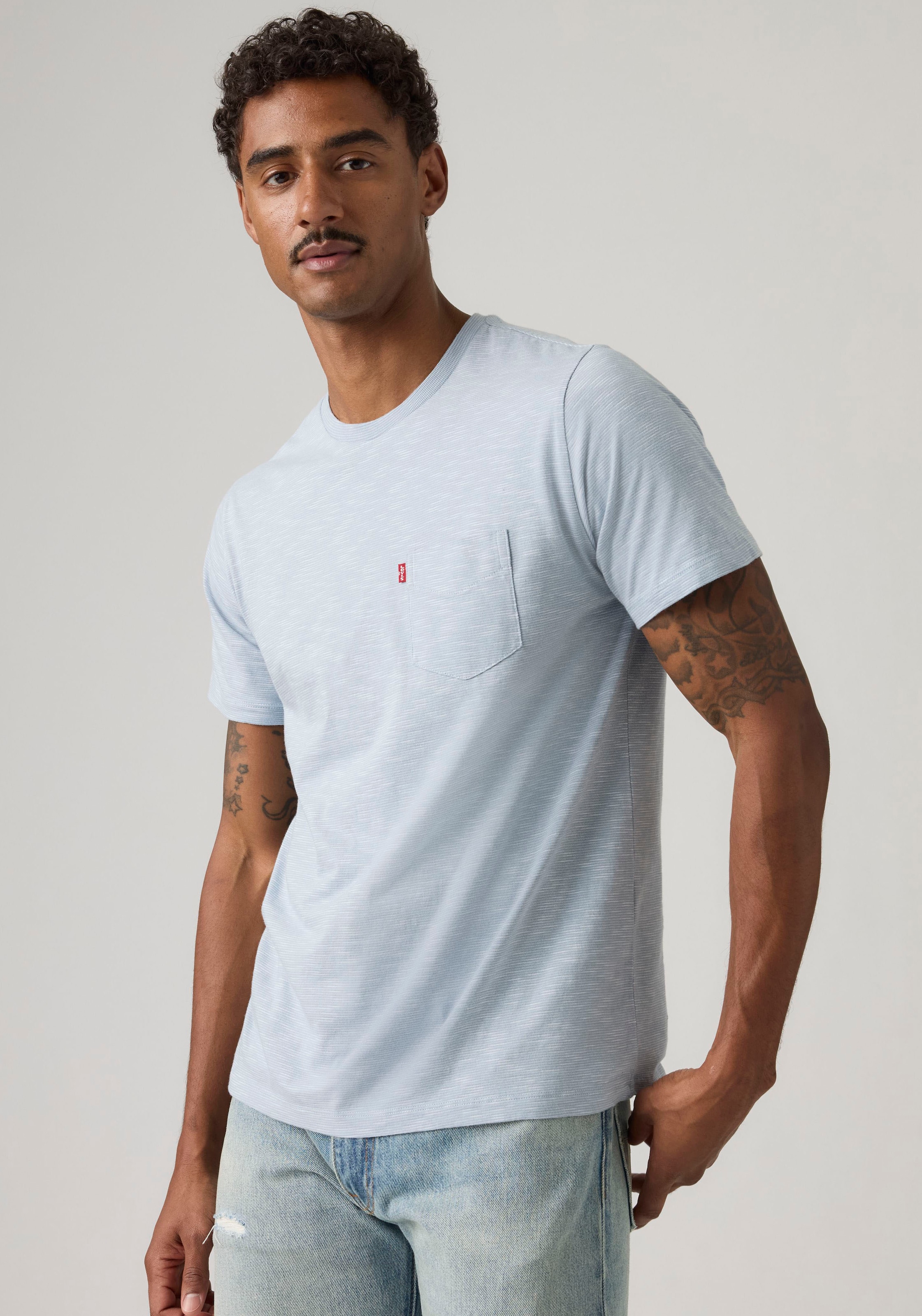 Levis T-Shirt "CLASSIC POCKET TEE" mit aufgesetzter Brusttasche günstig online kaufen