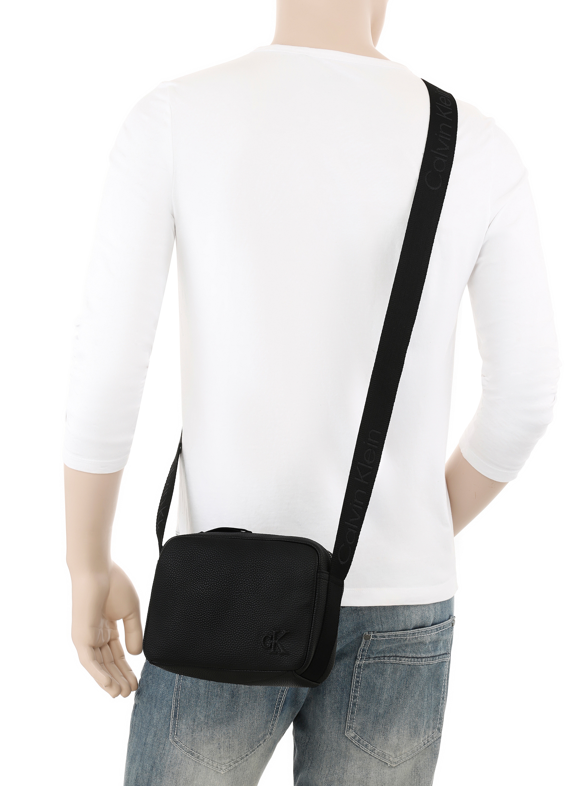 Calvin Klein Jeans Umhängetasche »CARGO CAMERA BAG«, kleine Schultertasche, Herren-Tasche, Mini Bag mit Reißverschluss