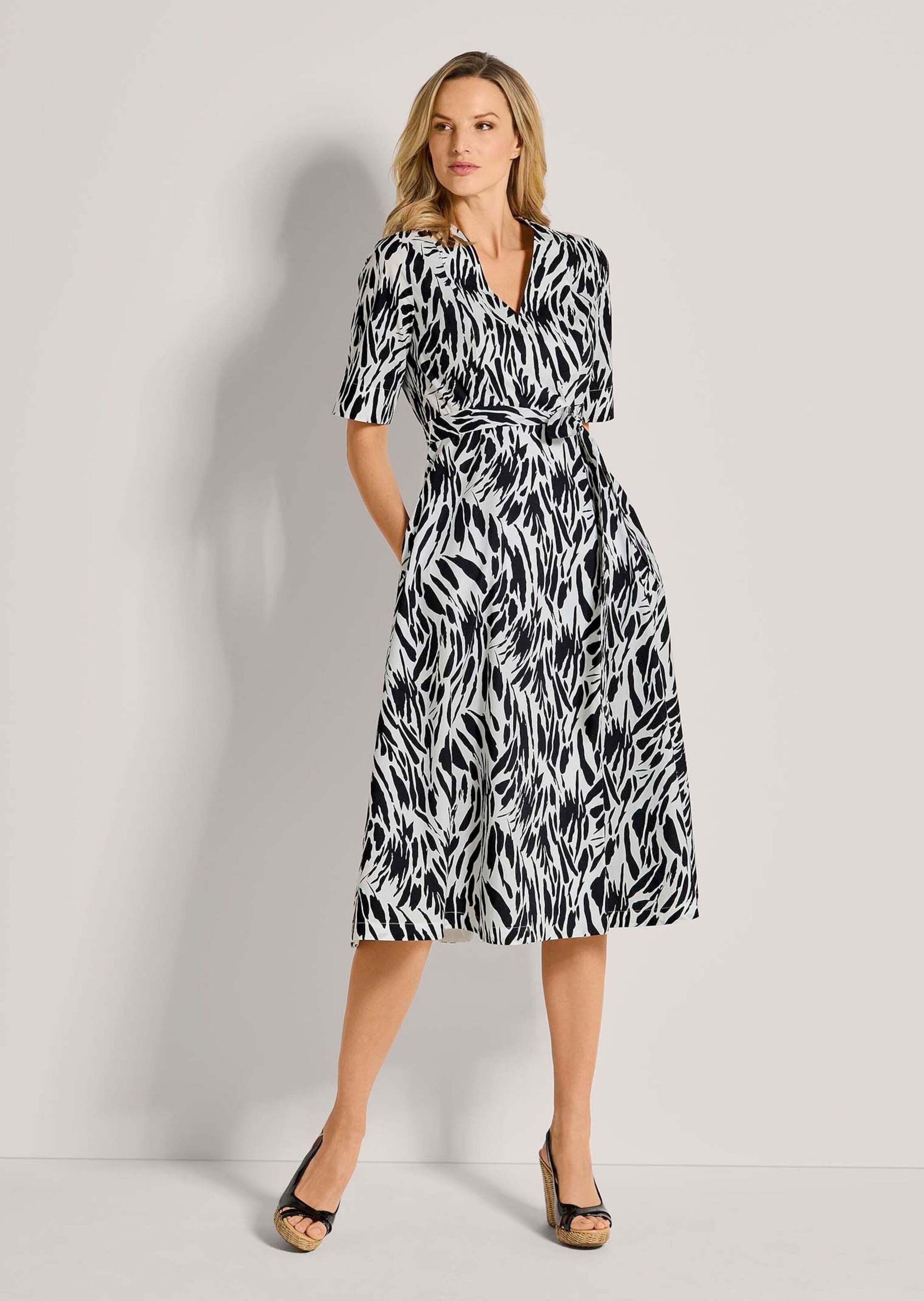 MADELEINE Midikleid "Kleid Wickelkleid mit Bindegürtel" günstig online kaufen