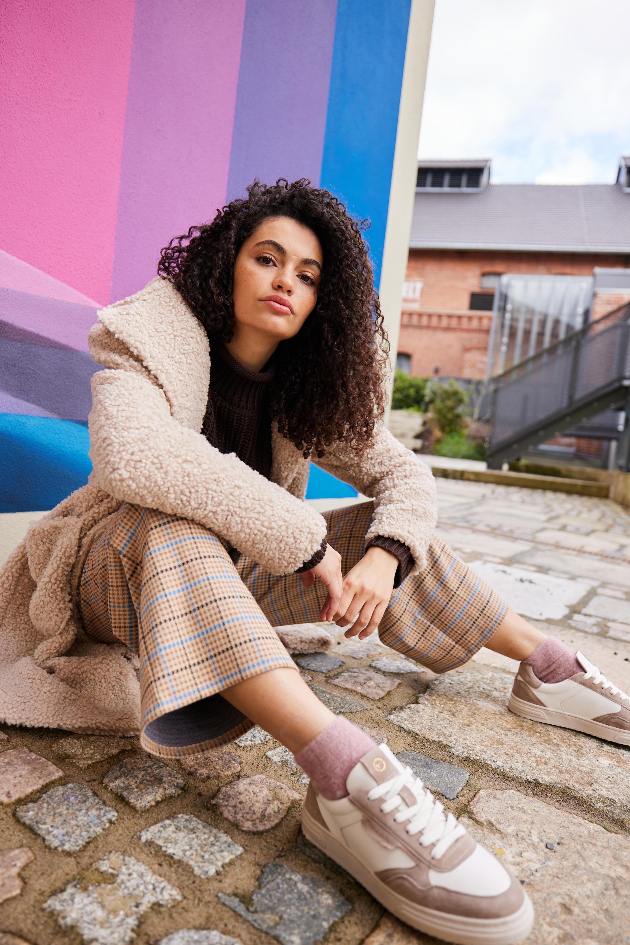 Aniston CASUAL Strickpullover, mit Rollkante am Stehkragen