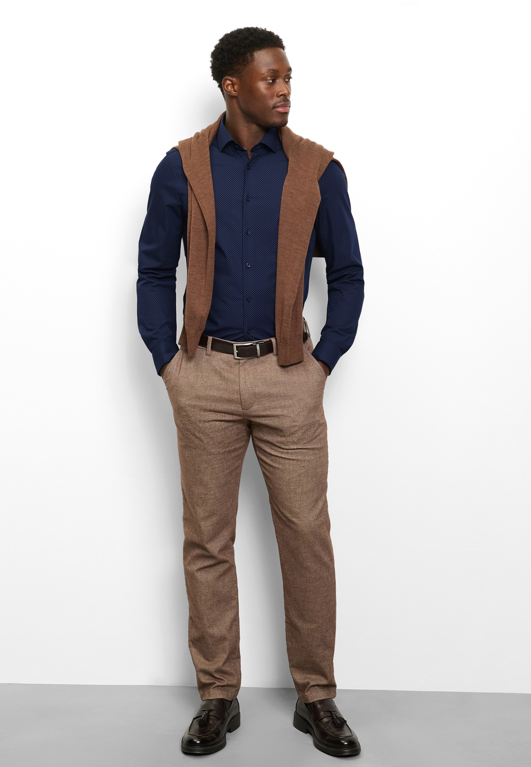 Langarmhemd OLYMP "Level Five", Herren, Gr. 40, N-Gr, marine, Web, Obermaterial: 64% Baumwolle, 27% Polyester, 9% Elasthan, normal, 2-Knopf-Manschette, Hemden, Businesshemd, body fit, Modern Kentkragen 3
