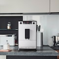 Melitta Kaffeevollautomat »Solo® 950-666, Pure Silver«, All-Black Details für die Optik, aromatischer Kaffee & Espresso bei nur 20cm Breite