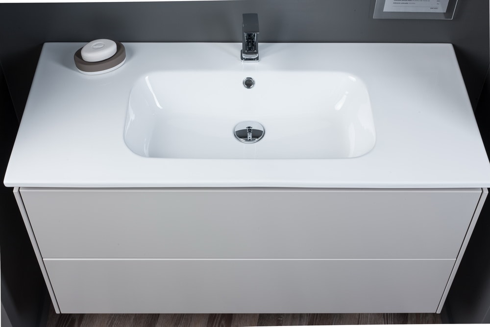 welltime Waschtisch »D-Line«, Badmöbel mit Keramik Waschbecken, Soft-Close-Funktion, Breite 101 cm