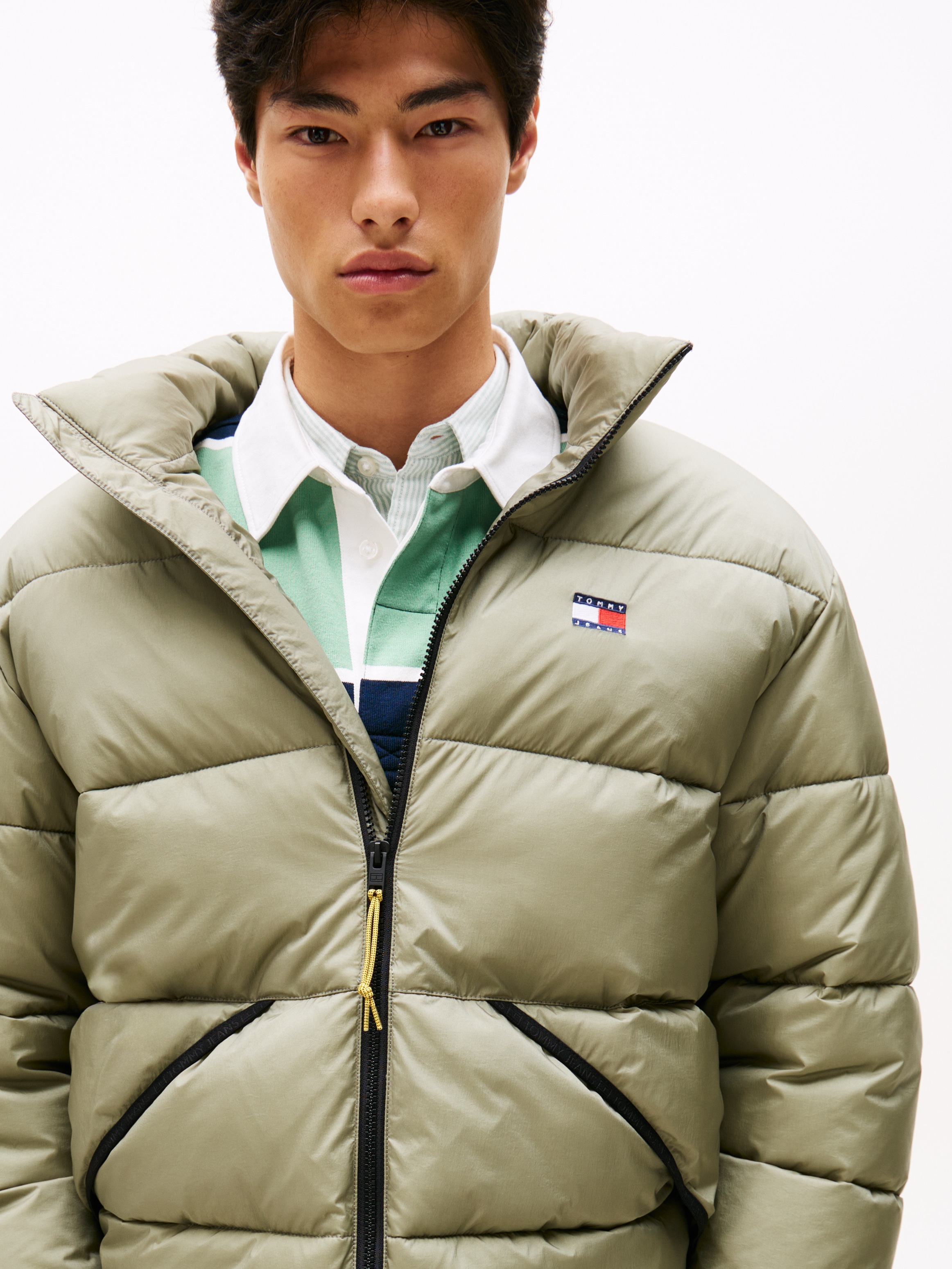 Tommy Jeans Steppjacke »VAIL PUFFER«, ohne Kapuze, Daunenjacke, Übergangsjacke Regular fit mit Rundhalsausschnitt