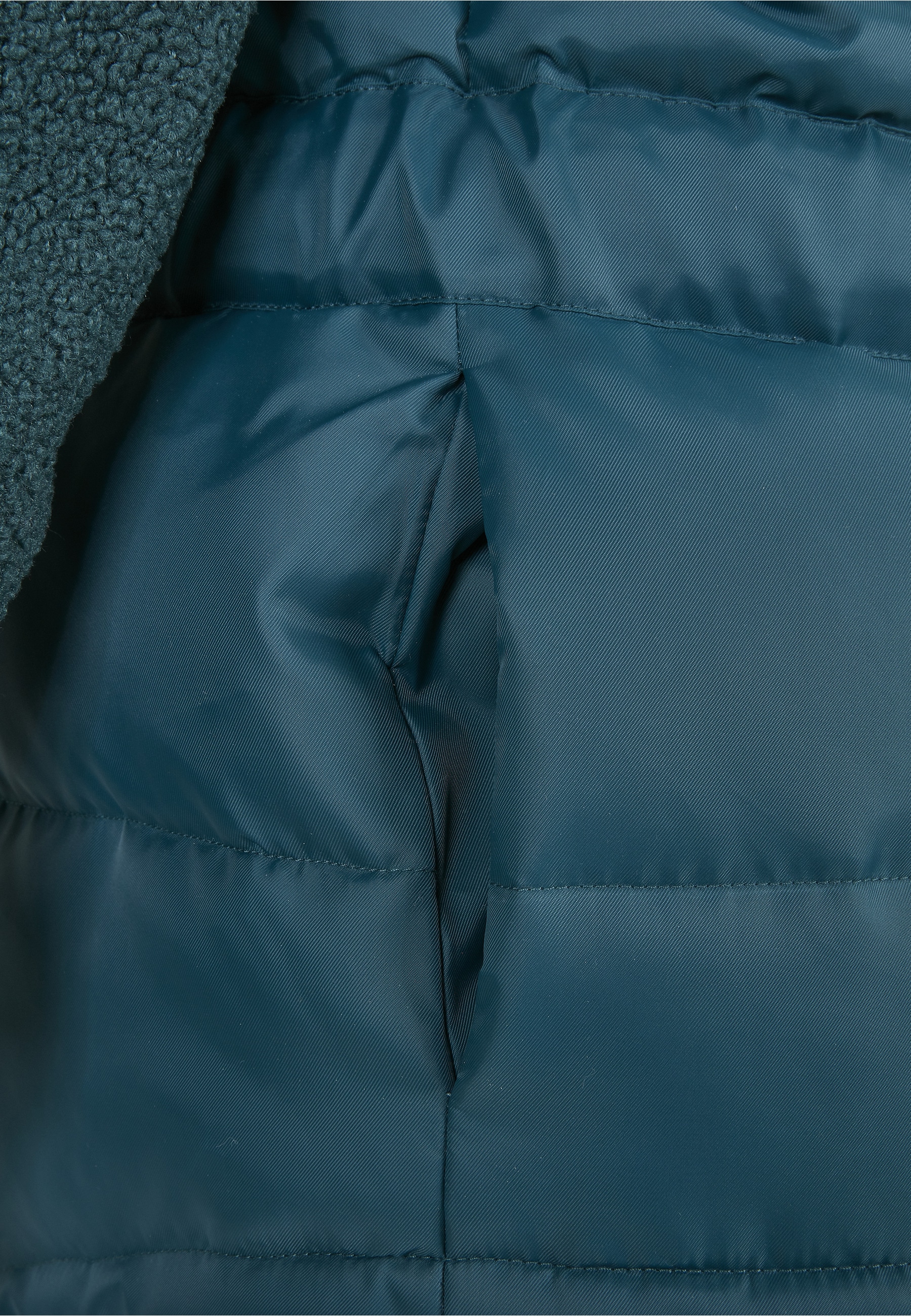 URBAN CLASSICS Winterjacke »Urban Classics Damen Ladies Sherpa Mix Puffer Jacket« 1 Stk. tlg. ohne Kapuze
