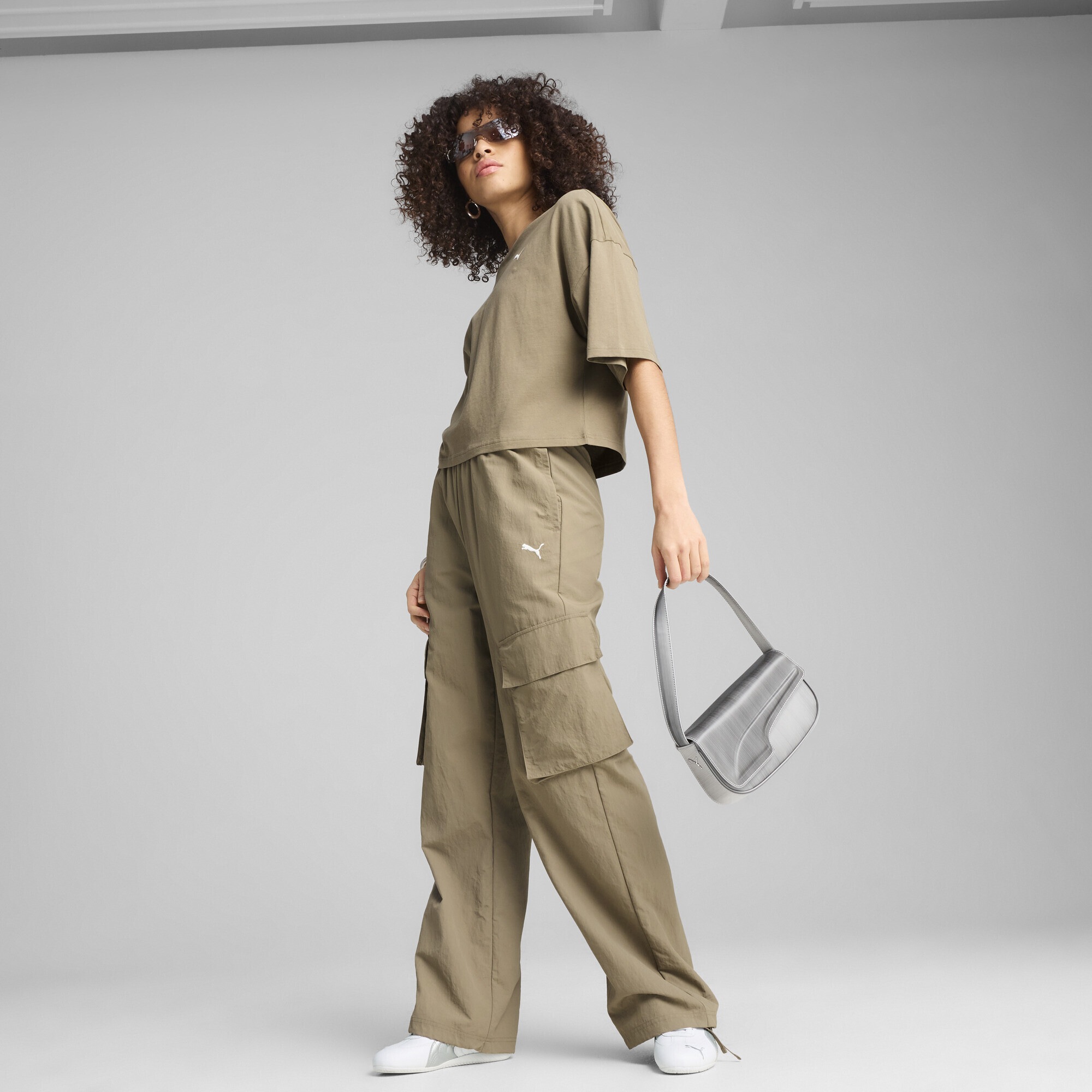 PUMA Sporthose »WARDROBE ESS Cargohose in Relaxed Fit Damen«