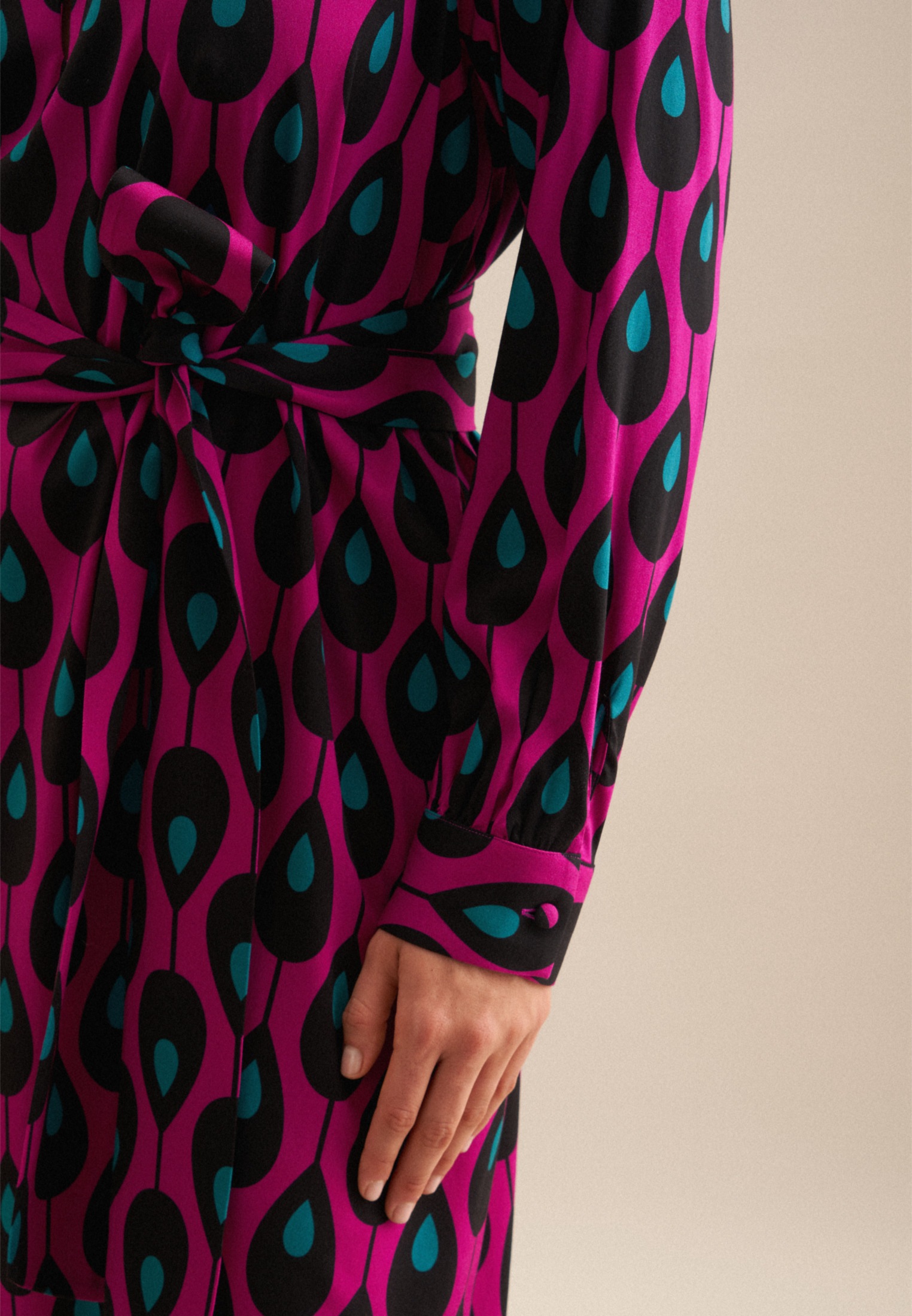 seidensticker Sommerkleid »Schwarze Rose«, Langarm Kragen Druck