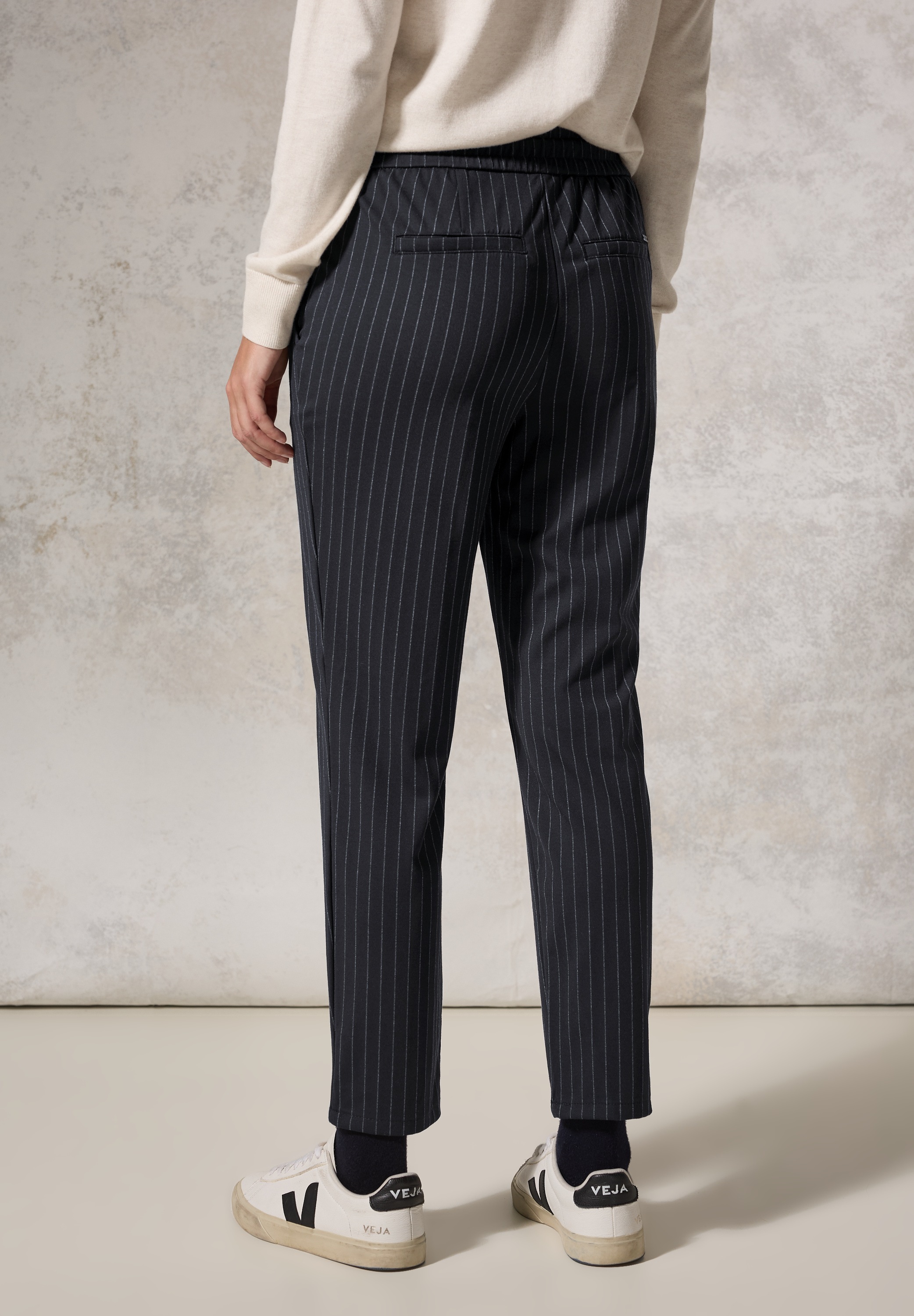 Cecil Stoffhose, Middle Waist