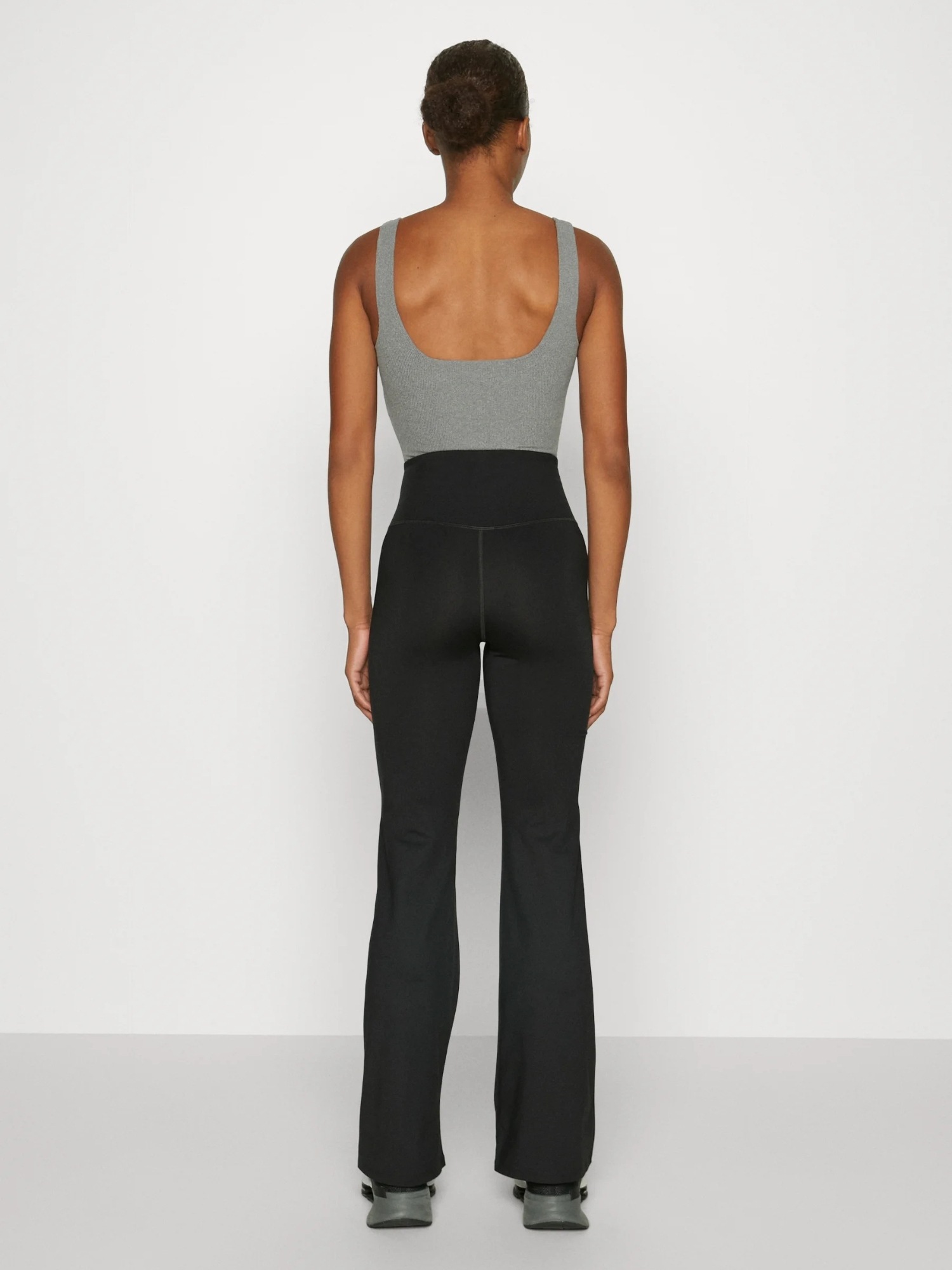 GIRLFRIEND COLLECTIVE Chinohose "Girlfriend Collective Trouser Compressive" günstig online kaufen