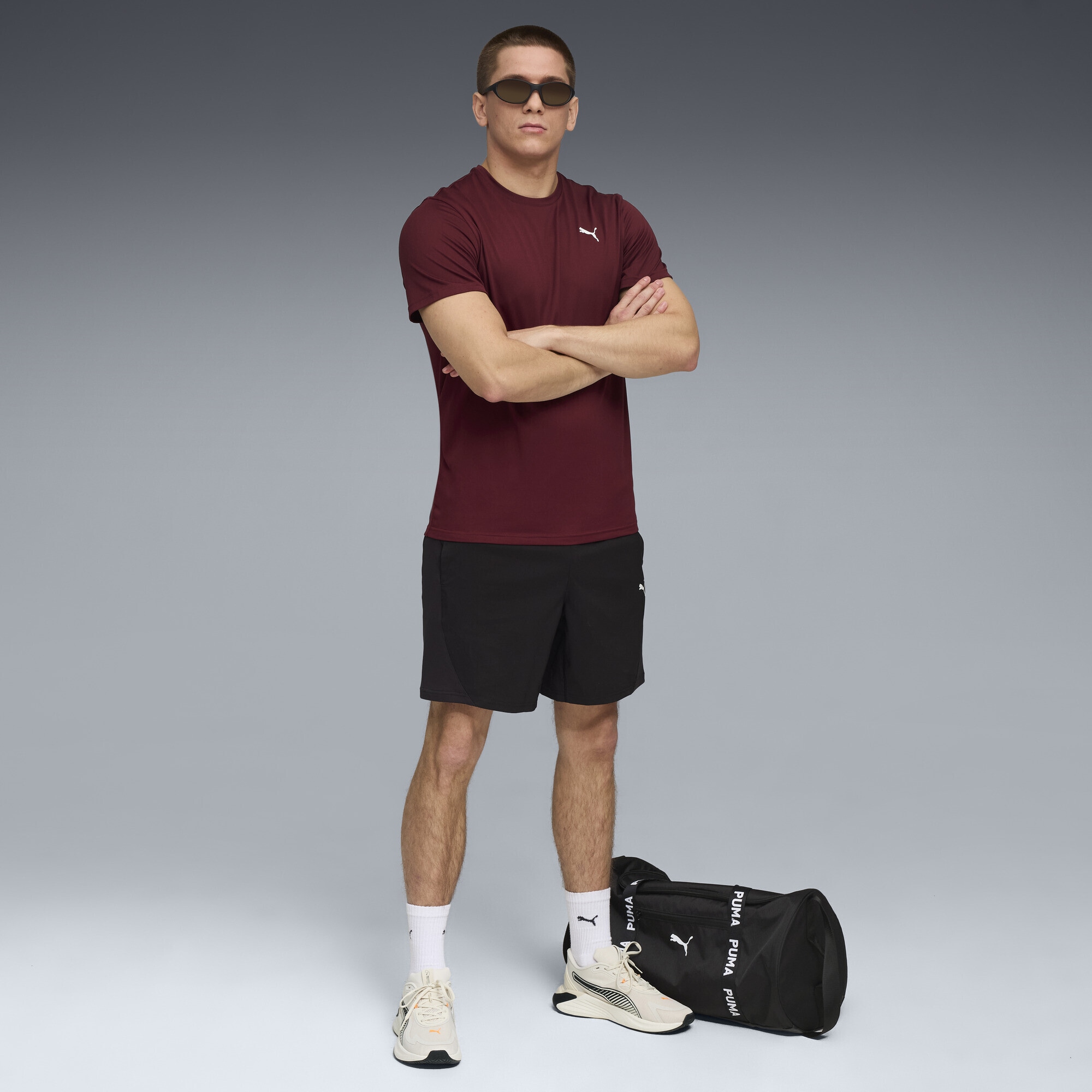 PUMA Trainingsshirt »TAD ESSENTIALS Einfarbiges T-Shirt mit Cat Logo Herren«