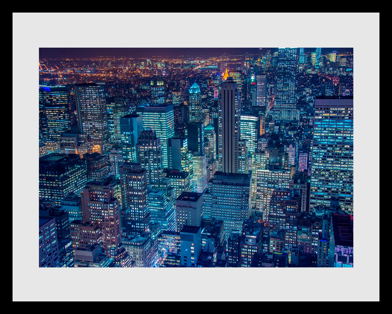 queence Bild »New York von Oben«, Städte-Stadt-Amerika-Bilder von Amerika-Gebäude-Kunst, (1 St.), HD Premium Poster-Druck inkl. Holzrahmen