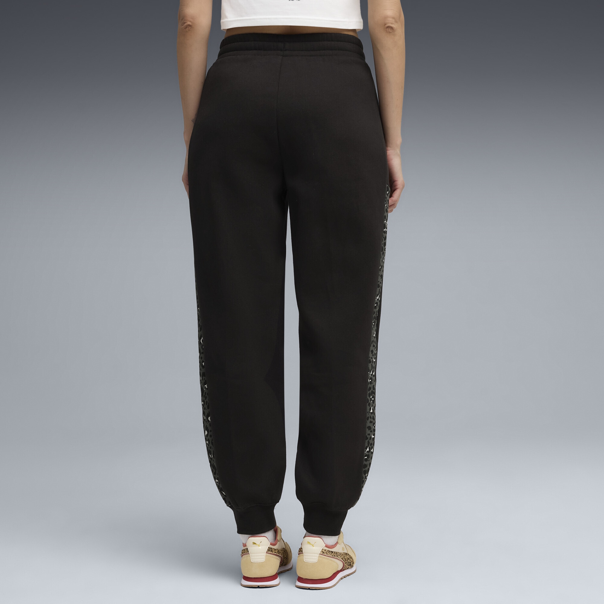 PUMA Sporthose »Essentials Comfort High-Waist Jogginghose mit Animal-Print Damen«