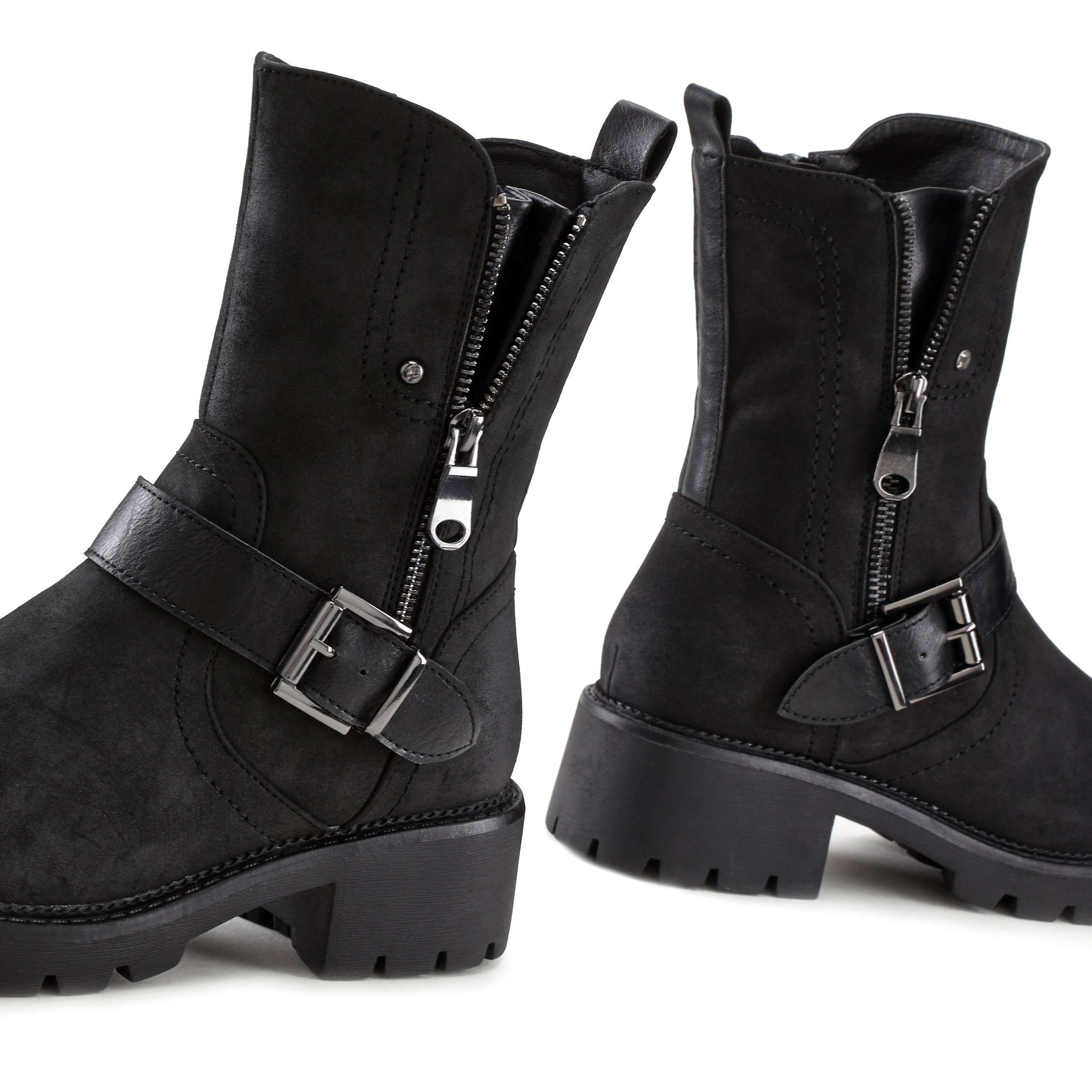 LASCANA Stiefelette Stiefel mit Profilsohle und lässiger Schnalle VEGAN GE10104